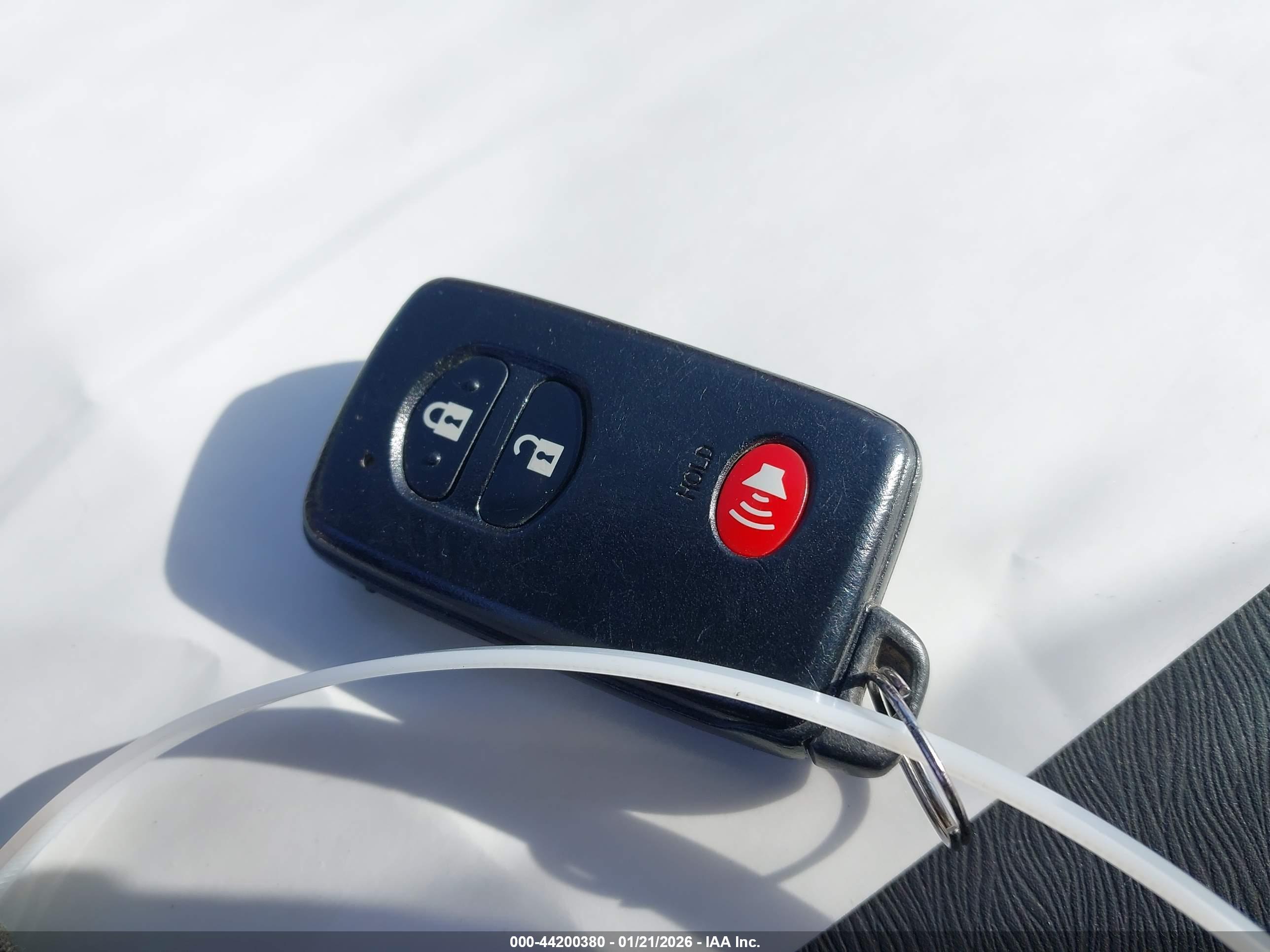 TOYOTA PRIUS image 11