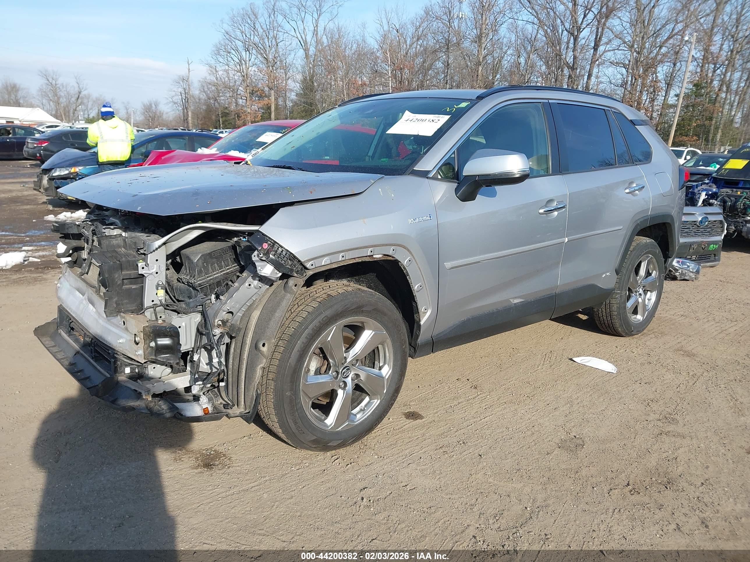 TOYOTA RAV4 image 2