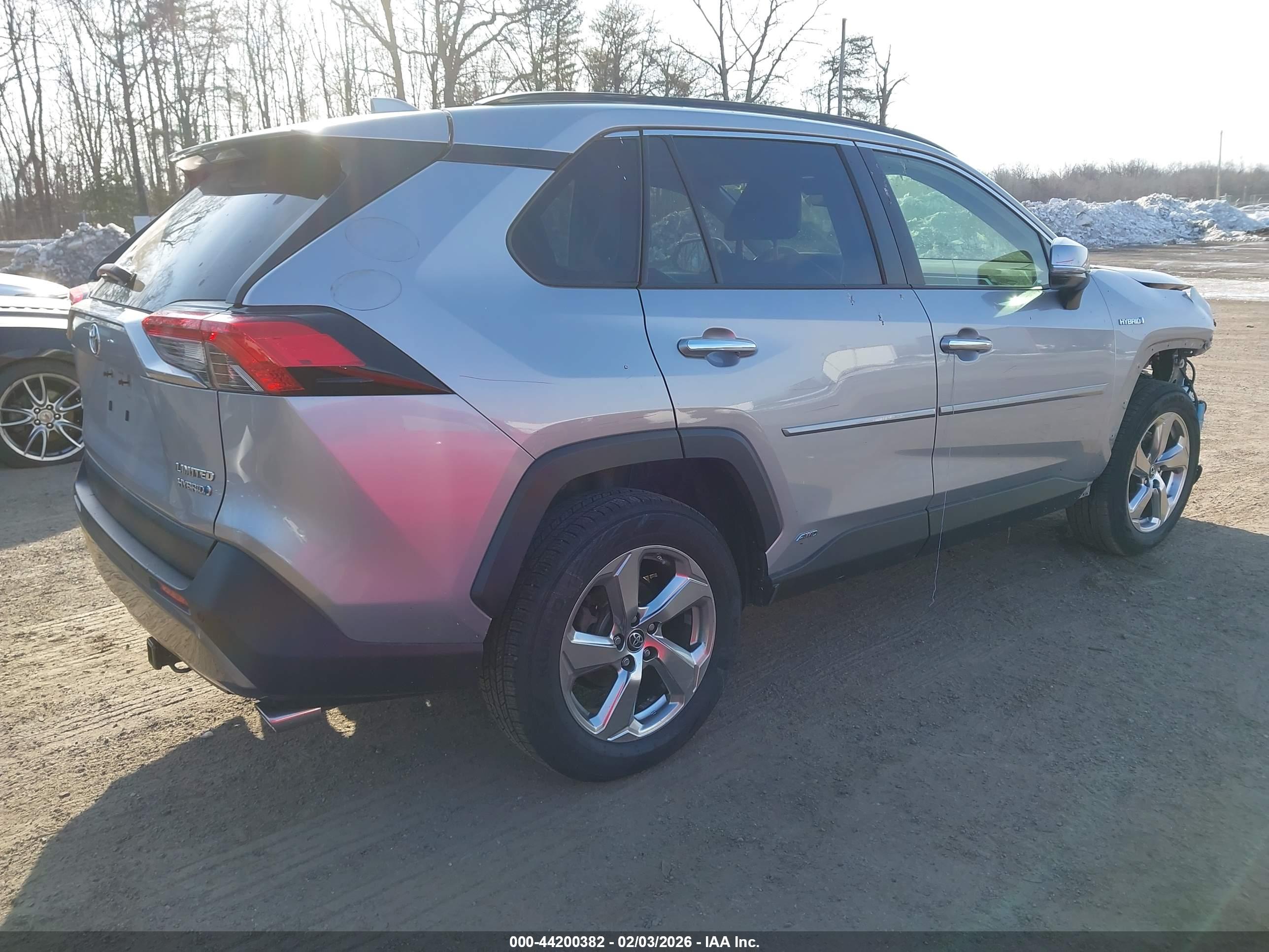 TOYOTA RAV4 image 4