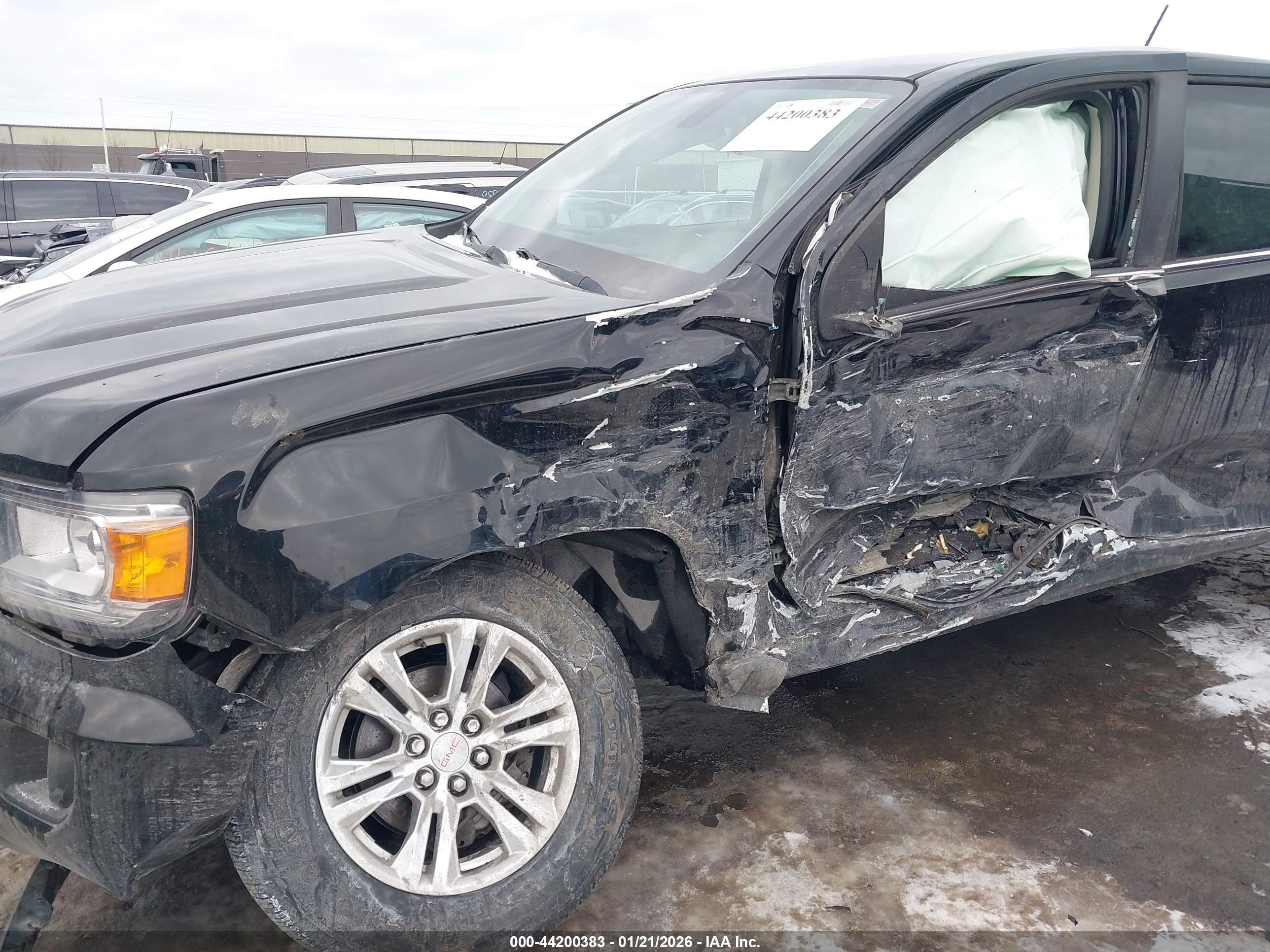 GMC CANYON image 6