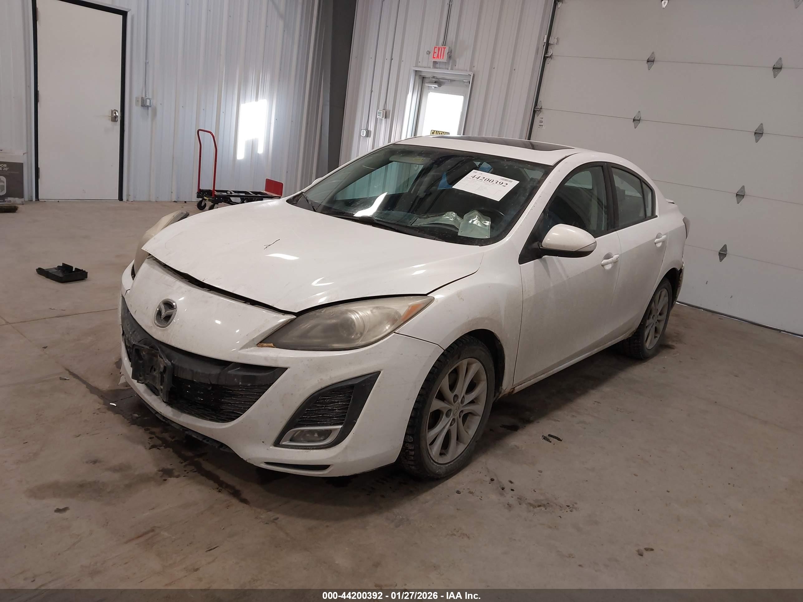 MAZDA MAZDA3 image 2