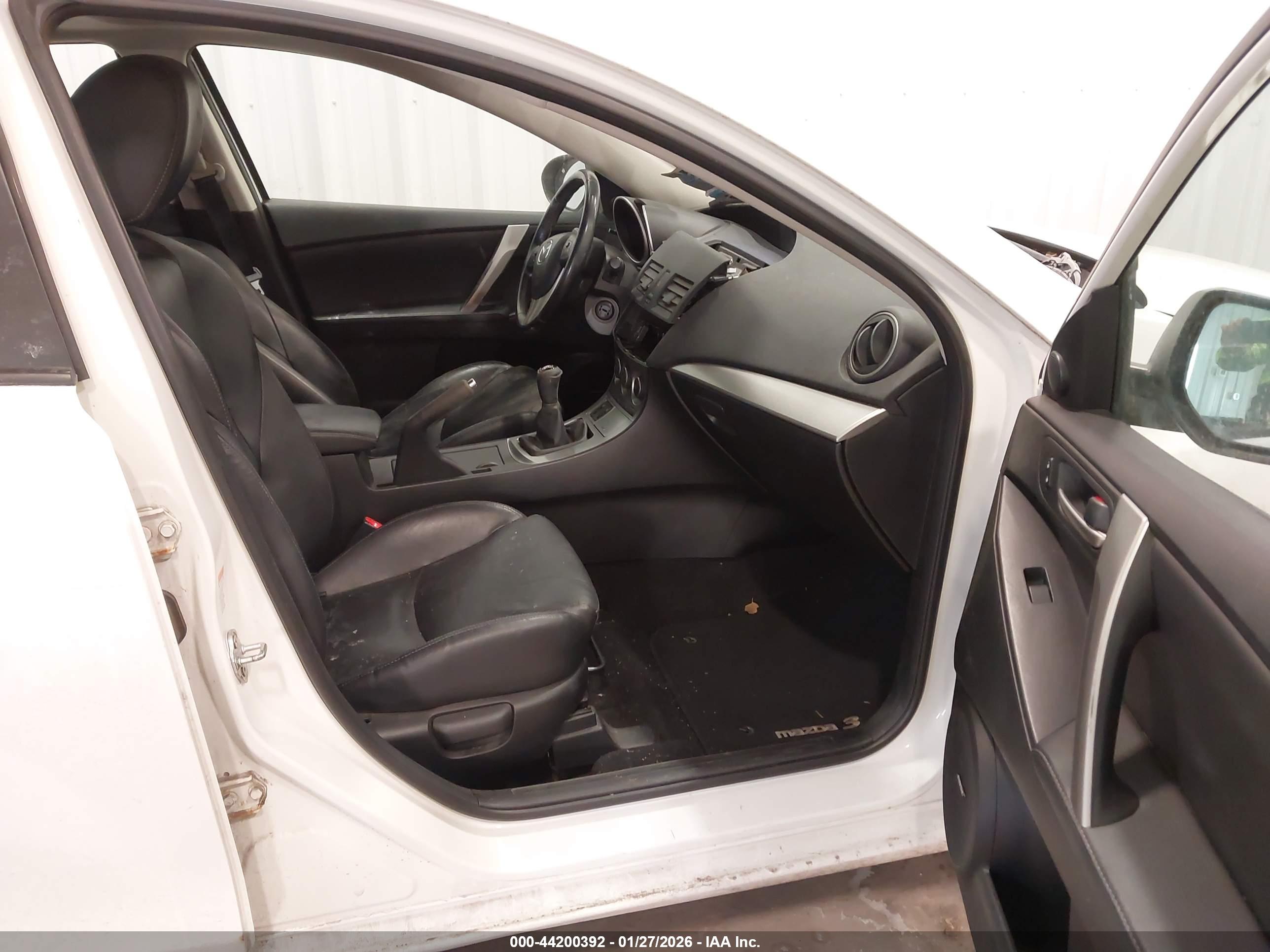 MAZDA MAZDA3 image 5