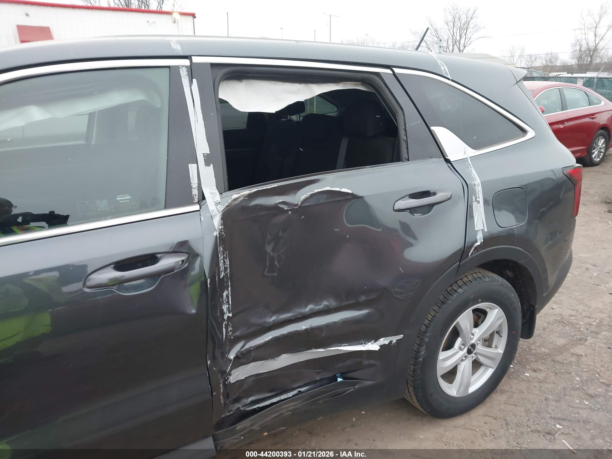 KIA SORENTO image 6
