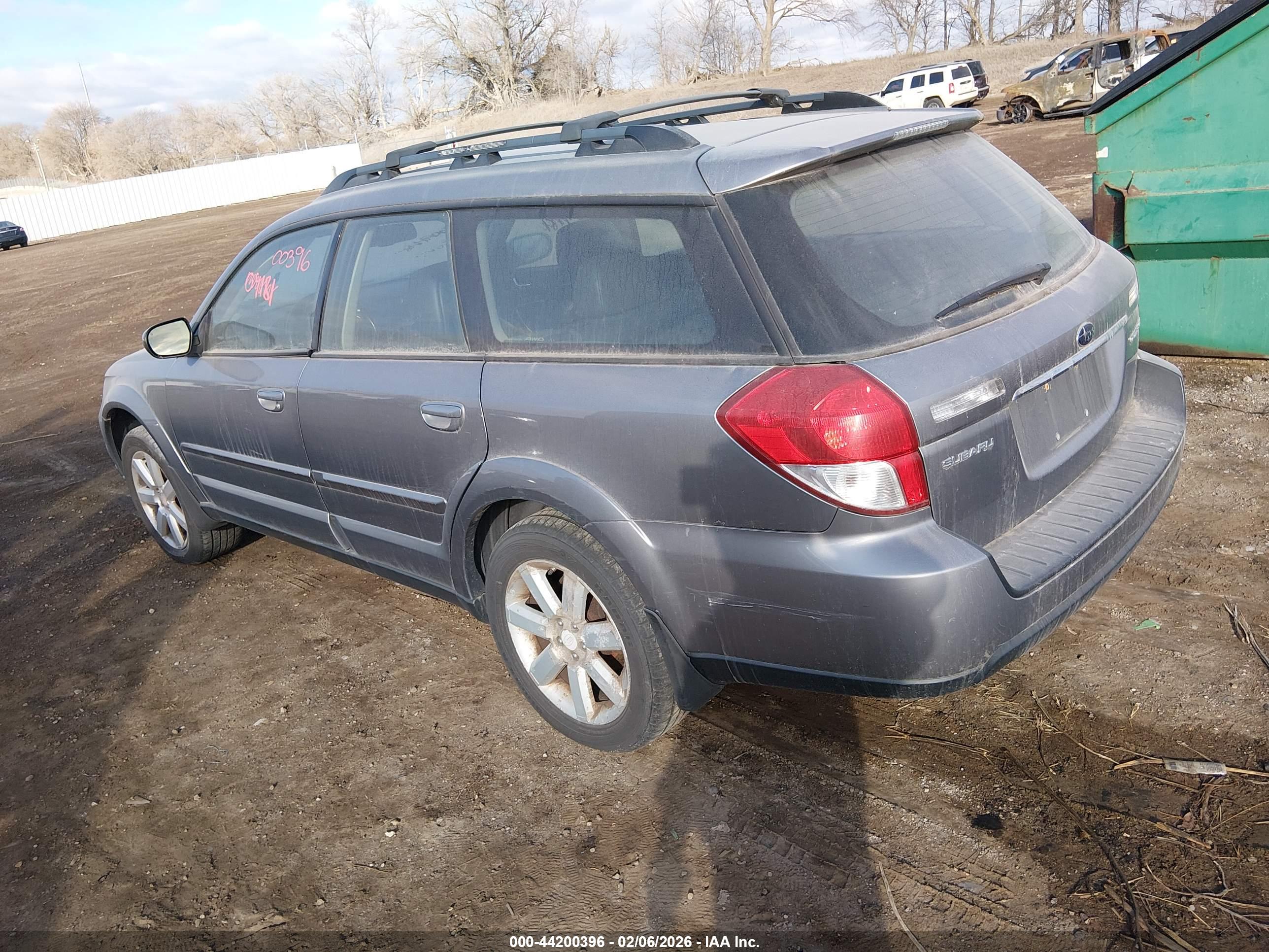 SUBARU OUTBACK image 3