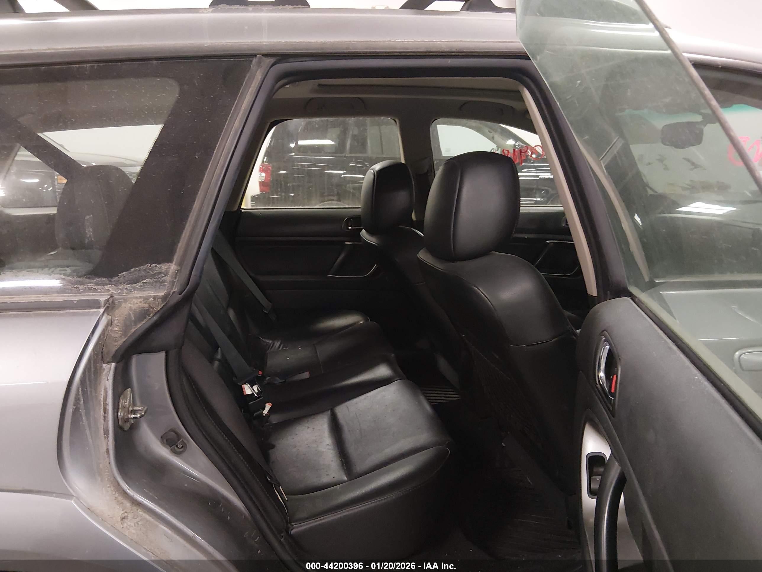SUBARU OUTBACK image 8