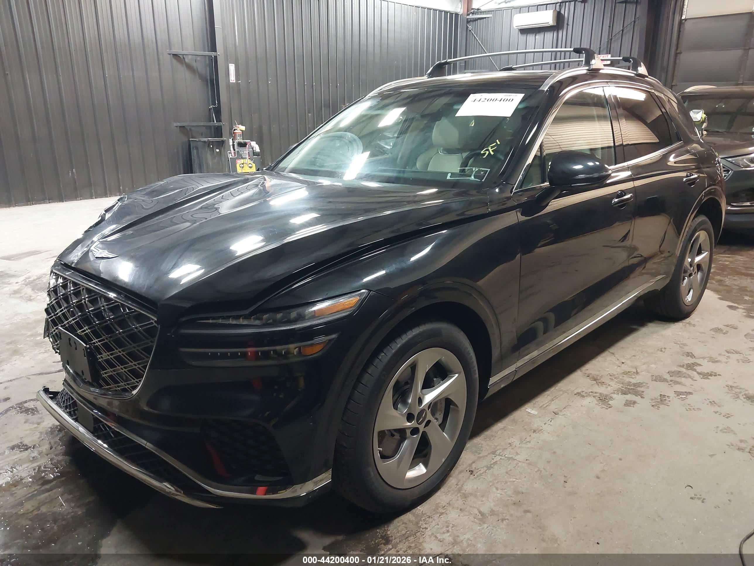 GENESIS GV70 image 2