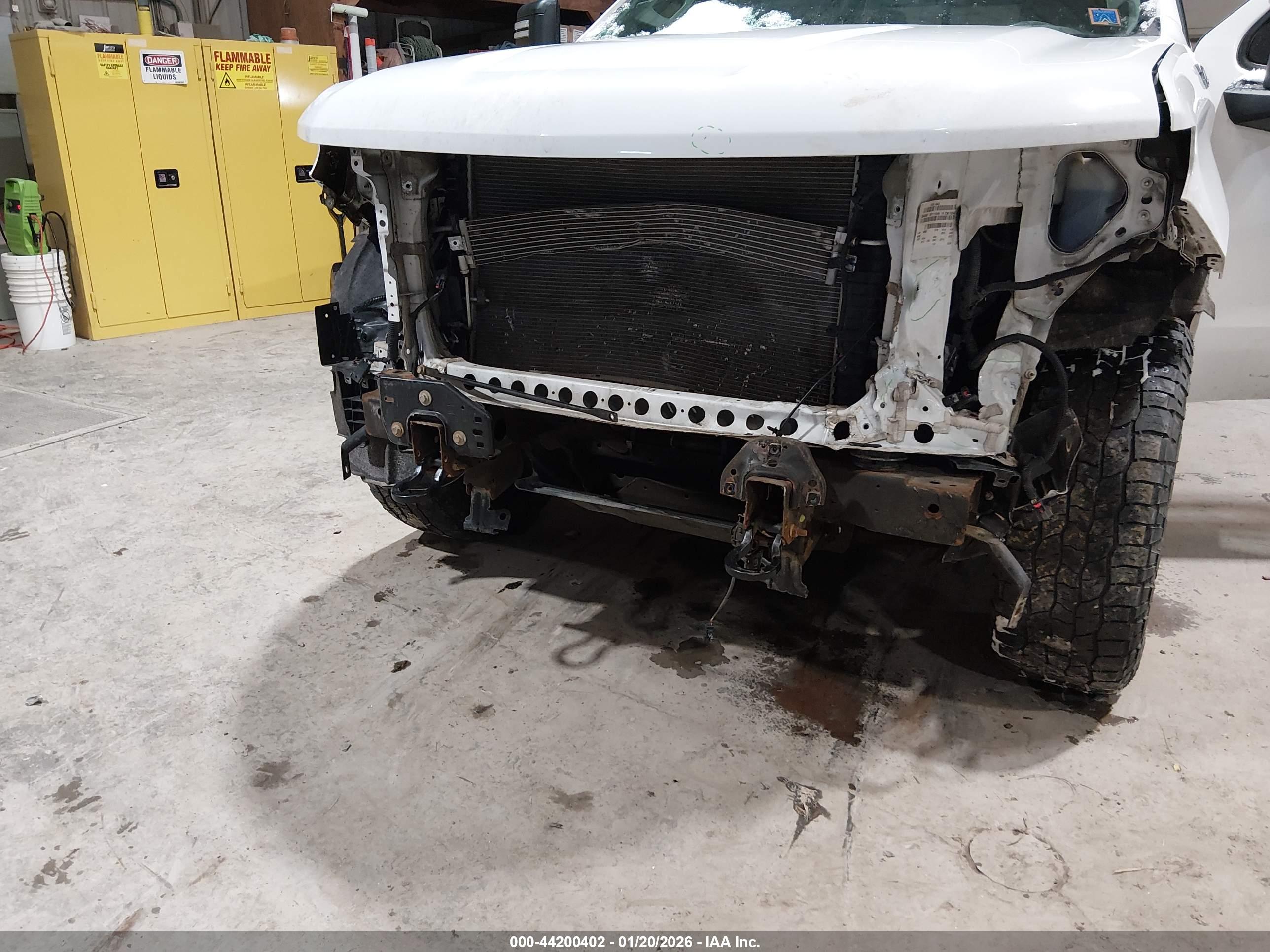 CHEVROLET SILVERADO image 6