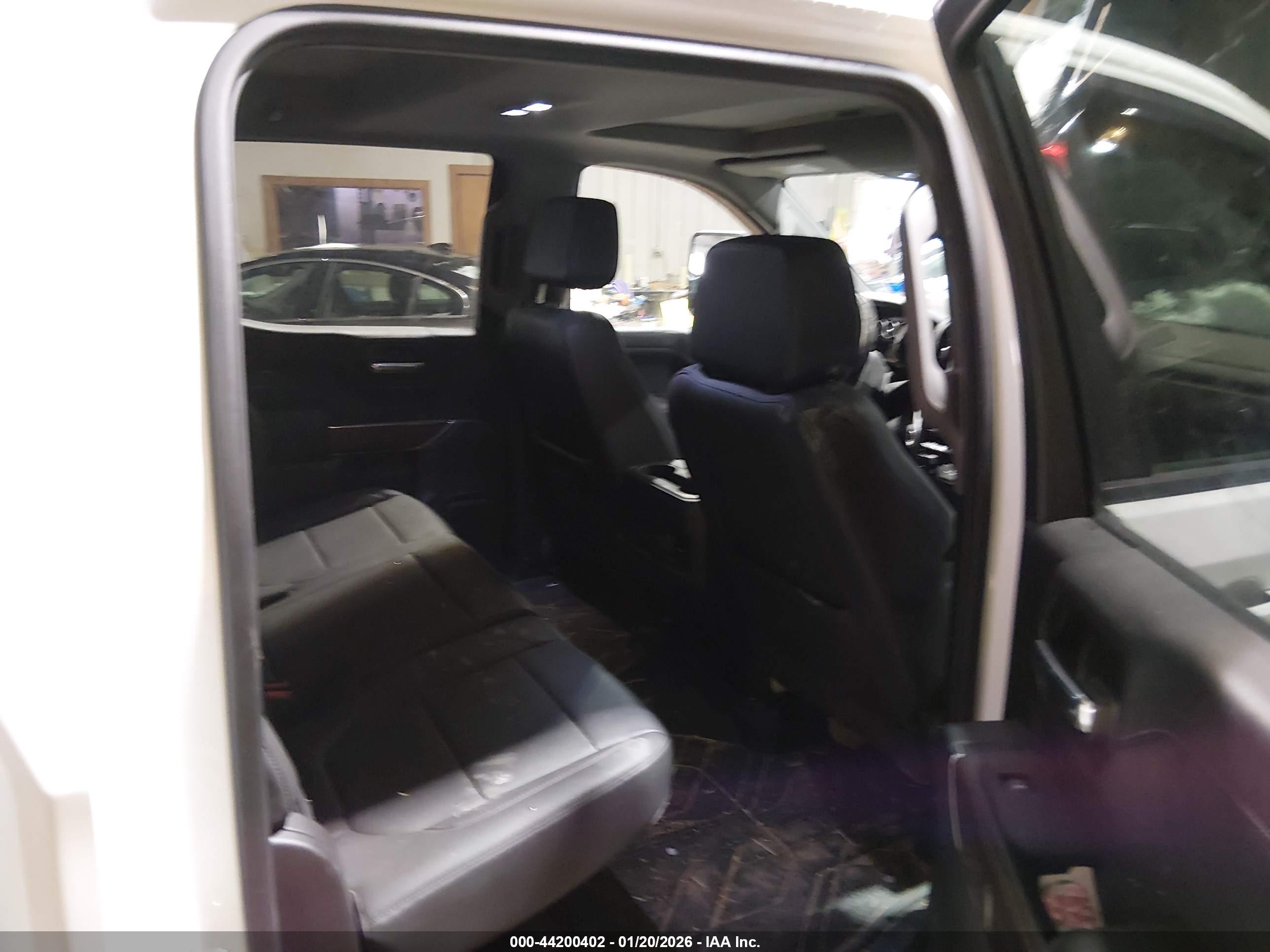 CHEVROLET SILVERADO image 8