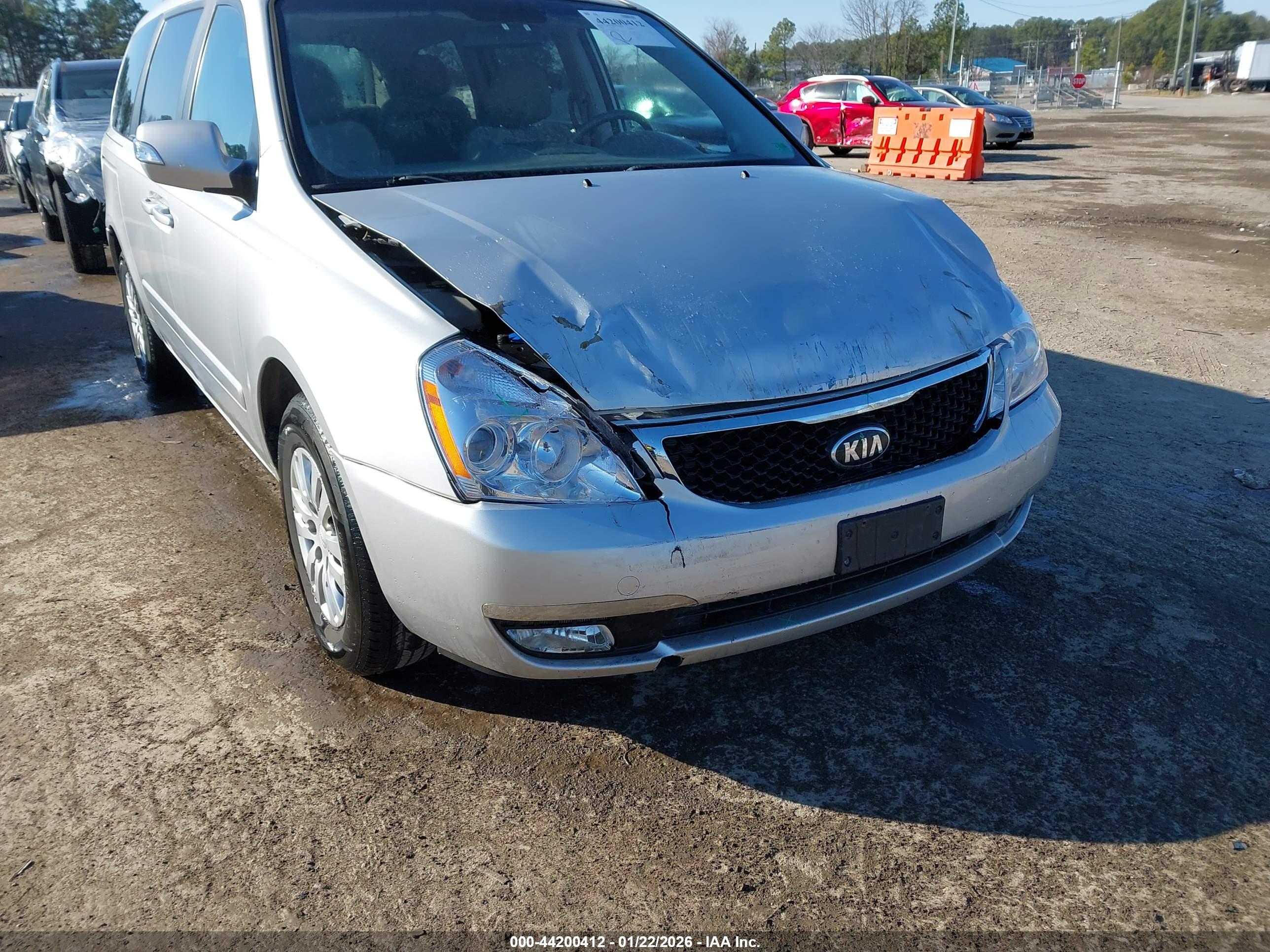 KIA SEDONA image 6