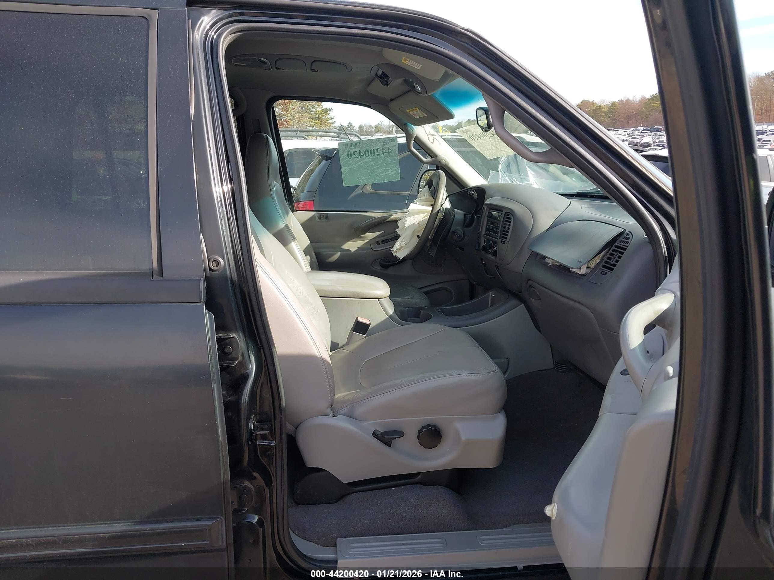 FORD EXPEDITION image 5