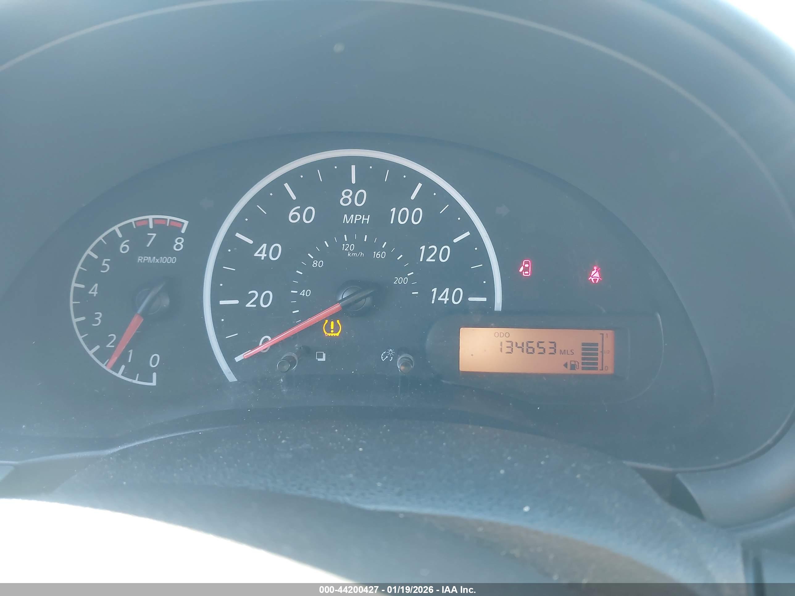 NISSAN VERSA image 7