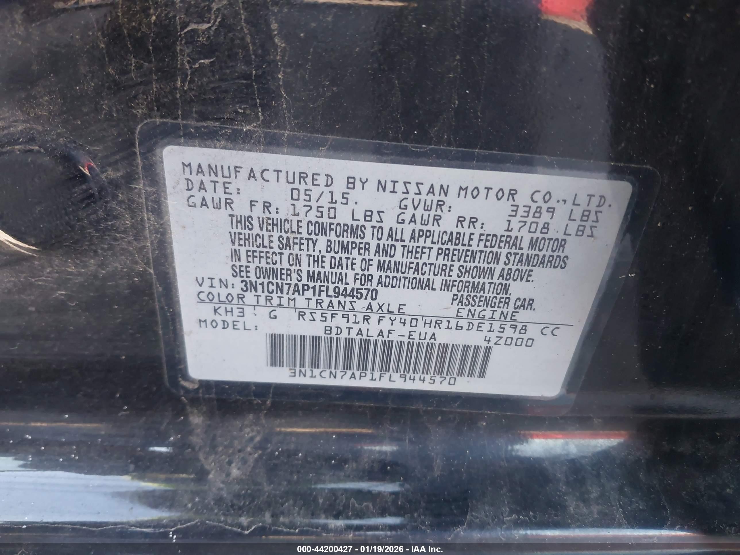 NISSAN VERSA image 9