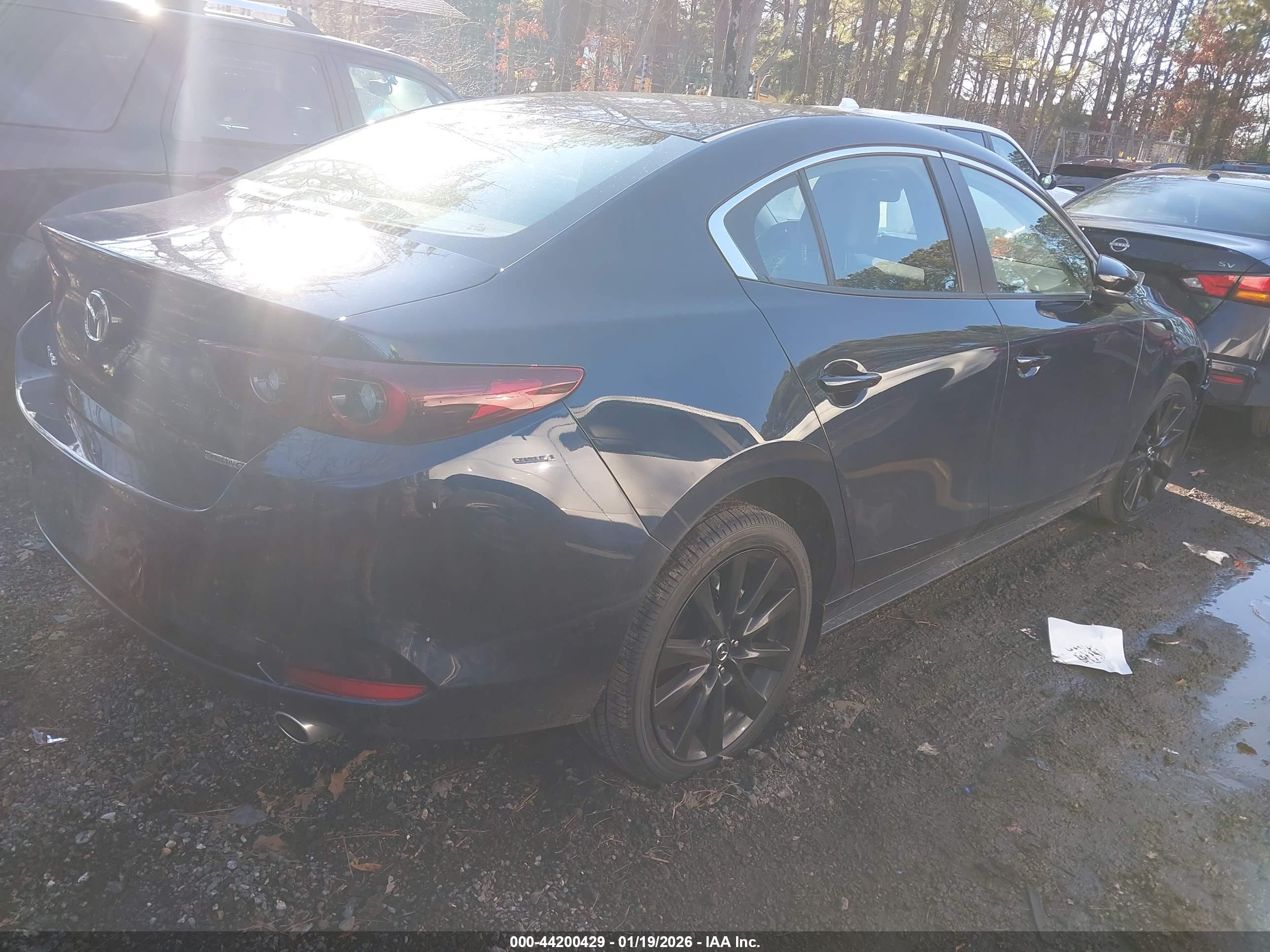 MAZDA MAZDA3 image 4