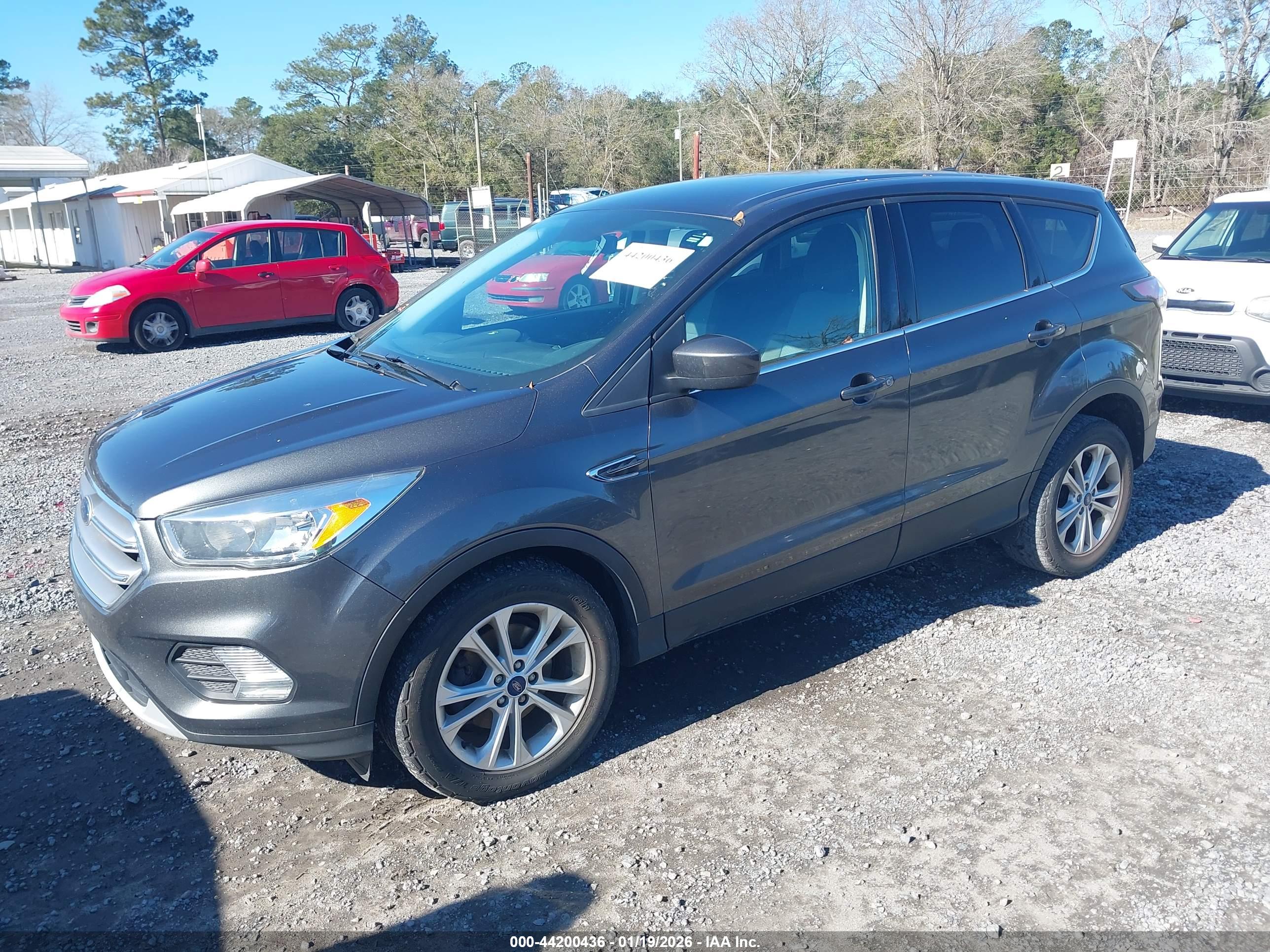 FORD ESCAPE image 2