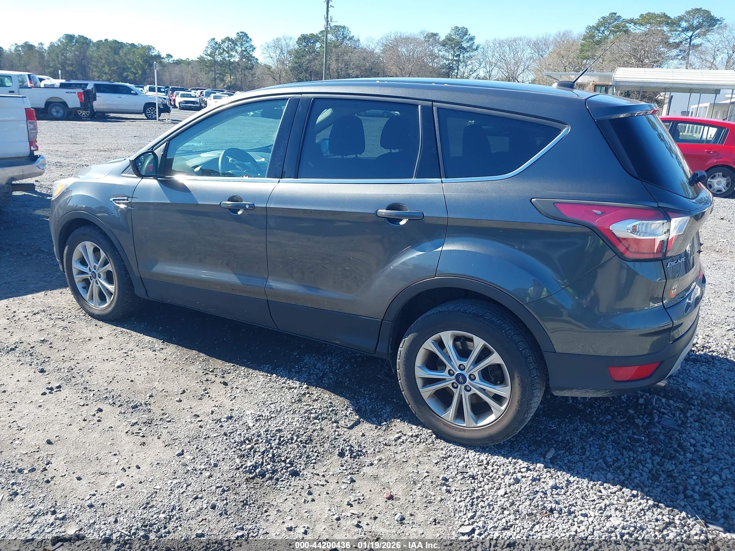 FORD ESCAPE image 3