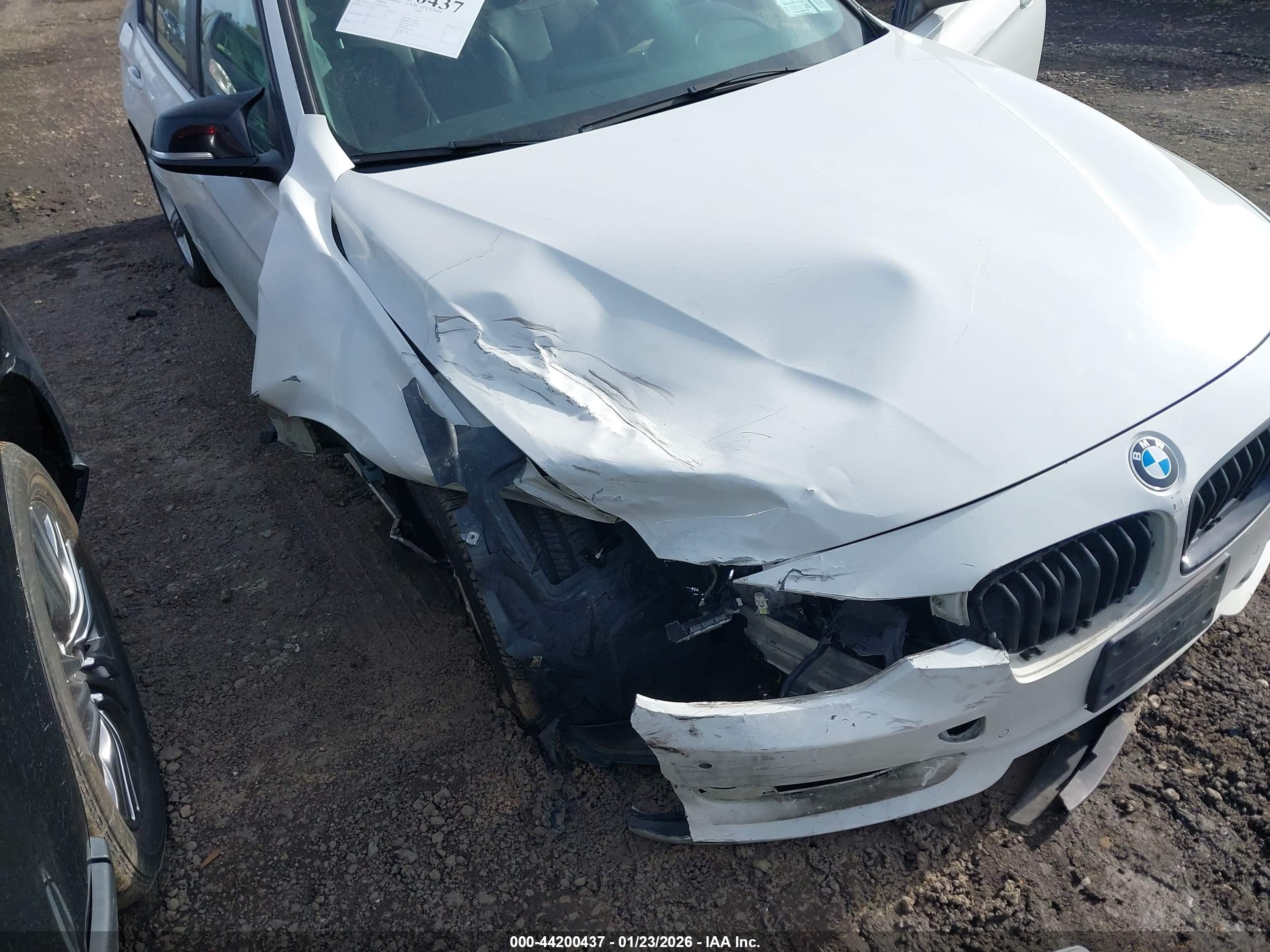BMW 320I image 6
