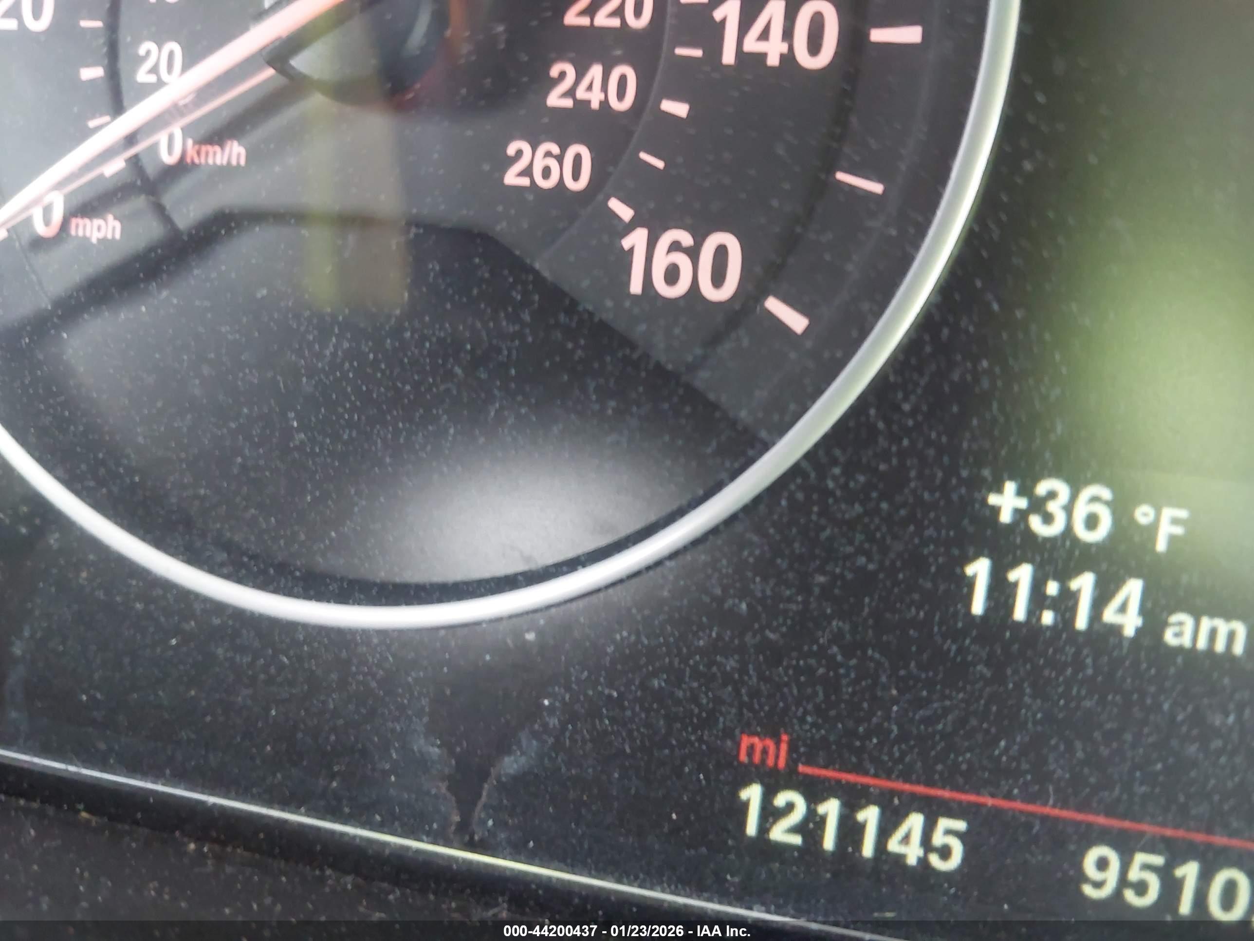 BMW 320I image 7