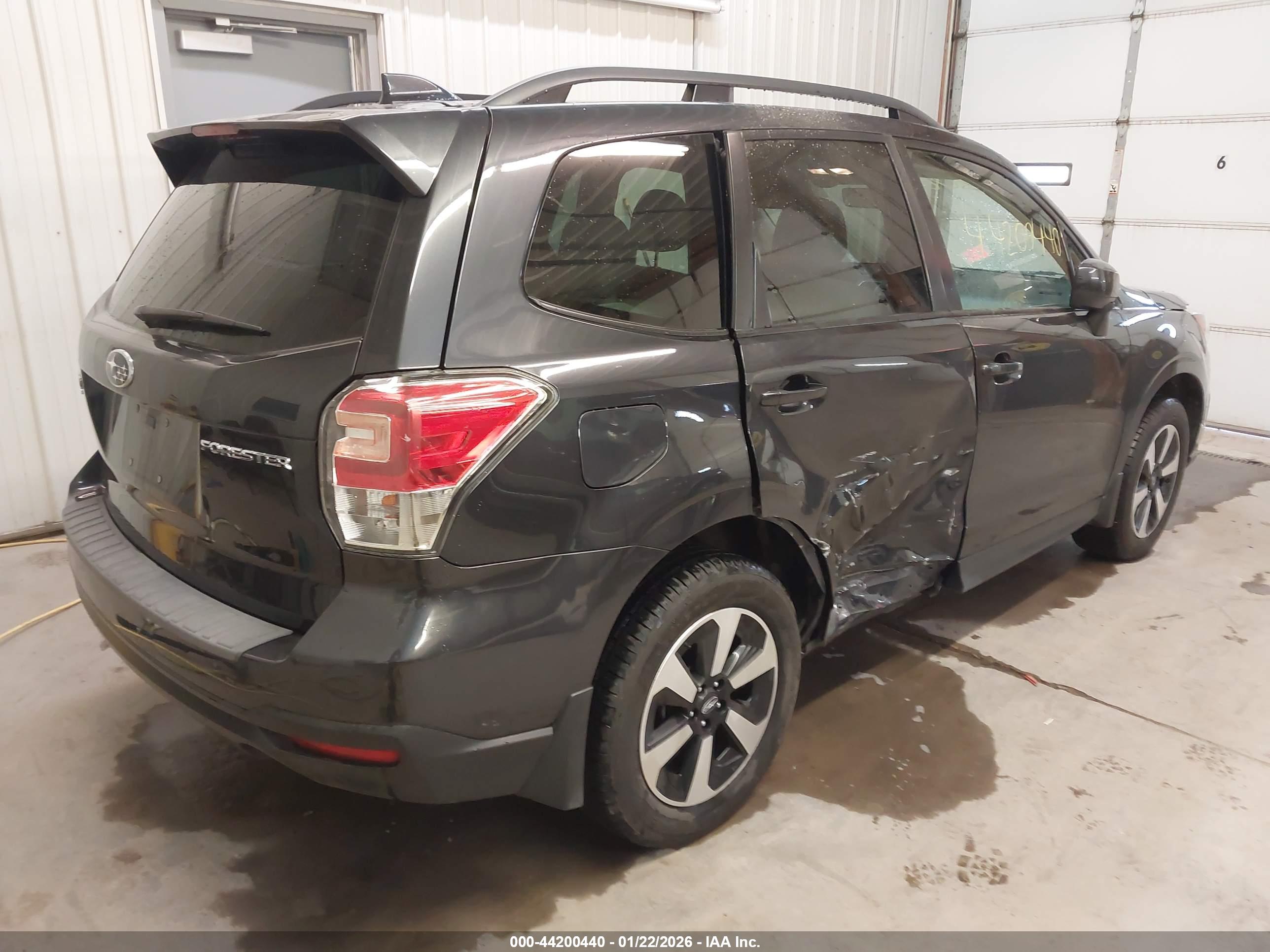 SUBARU FORESTER image 6
