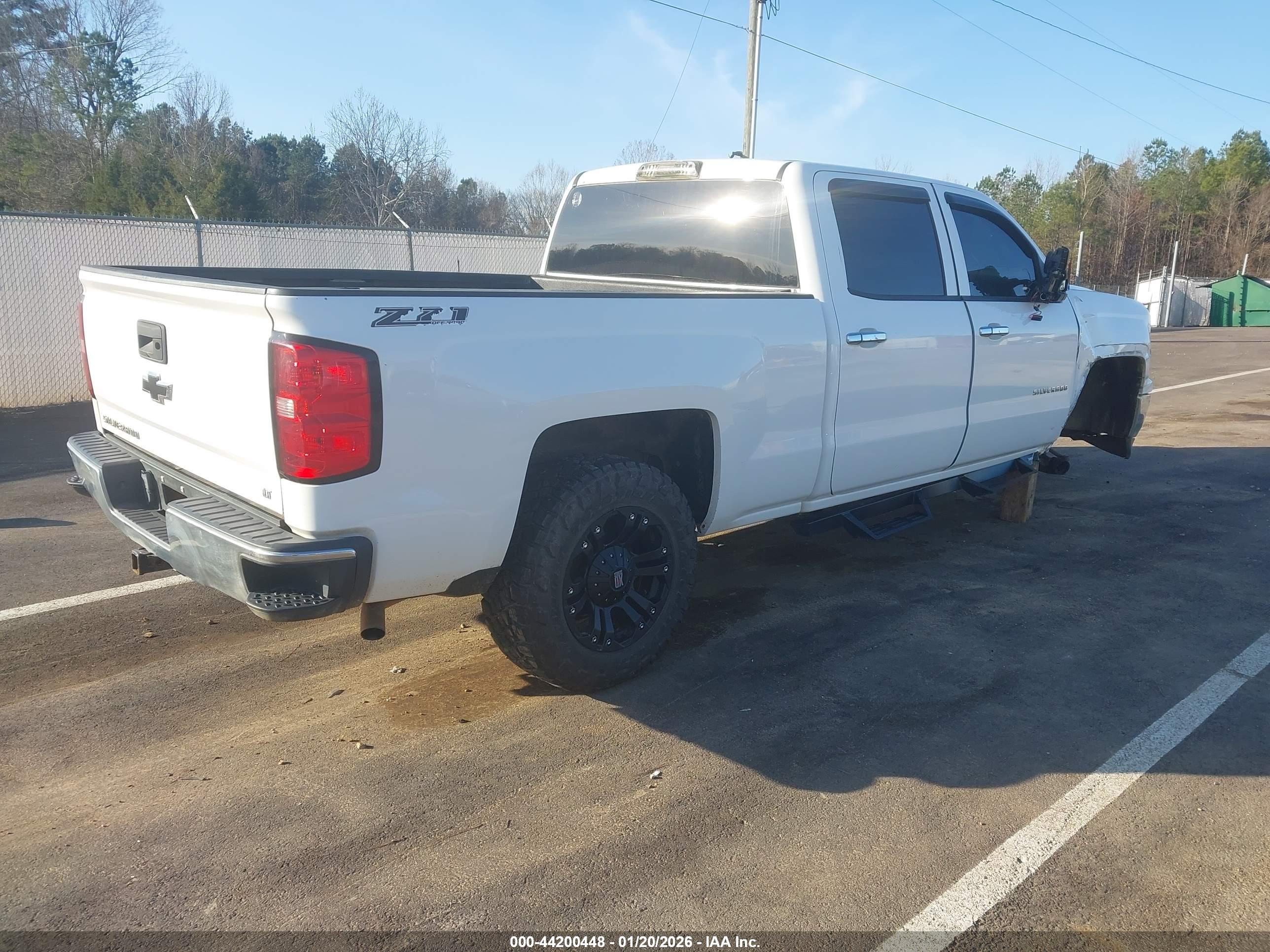 CHEVROLET SILVERADO image 4