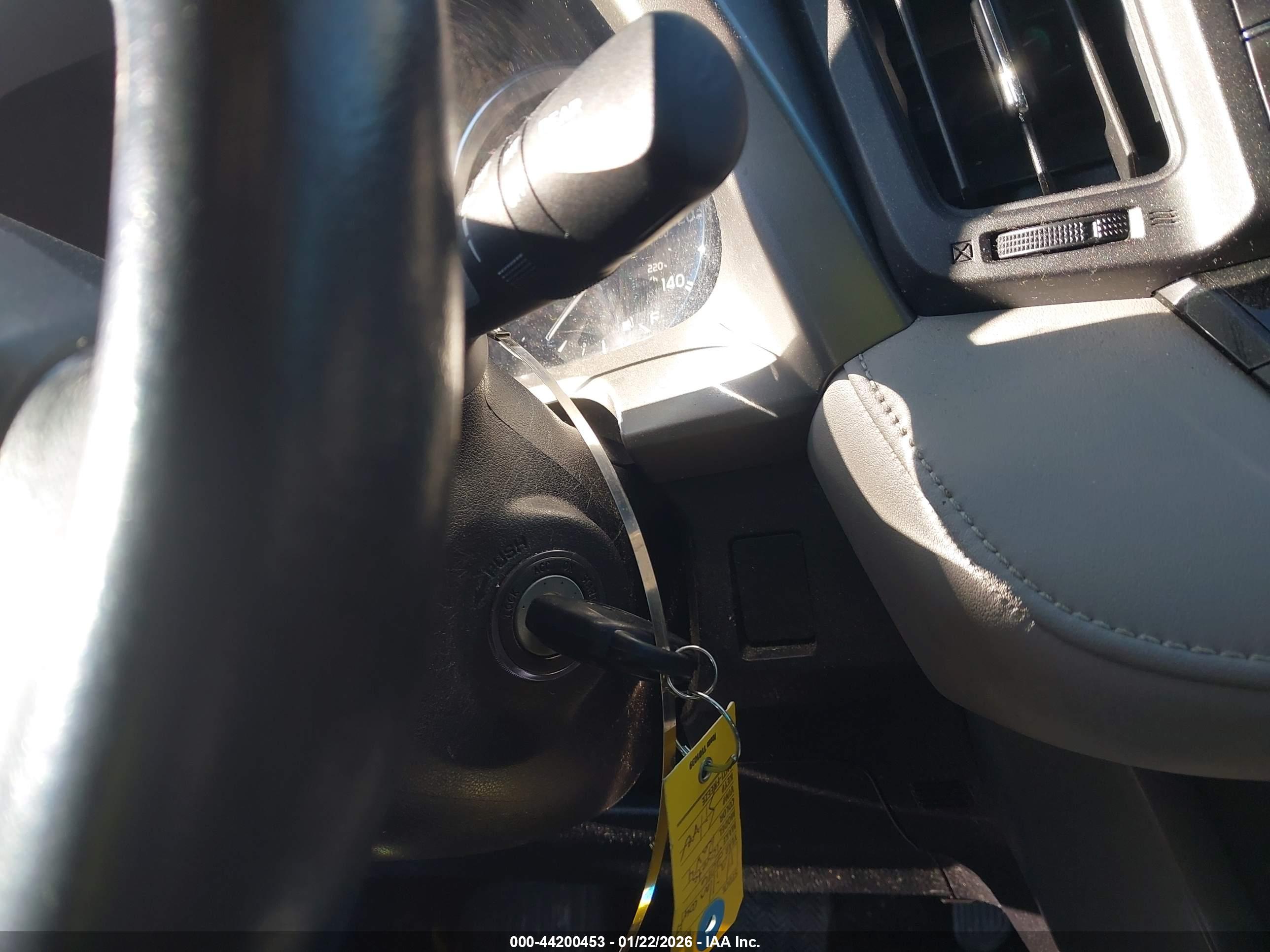 TOYOTA RAV4 image 11