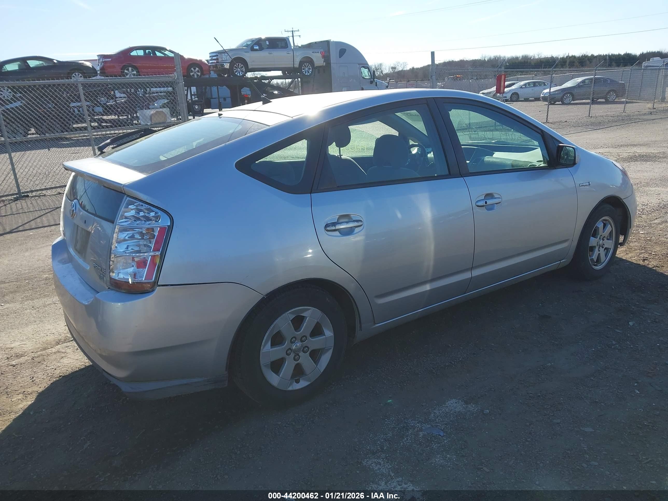 TOYOTA PRIUS image 4