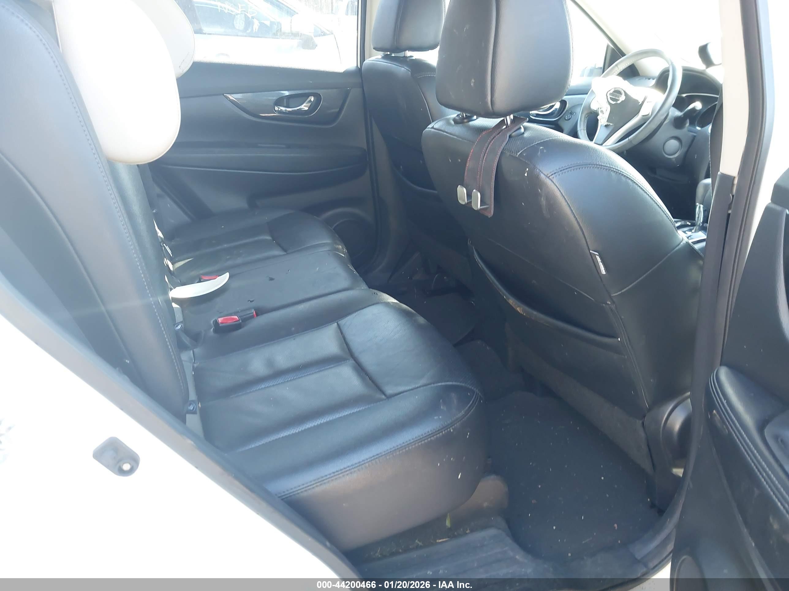 NISSAN ROGUE image 8