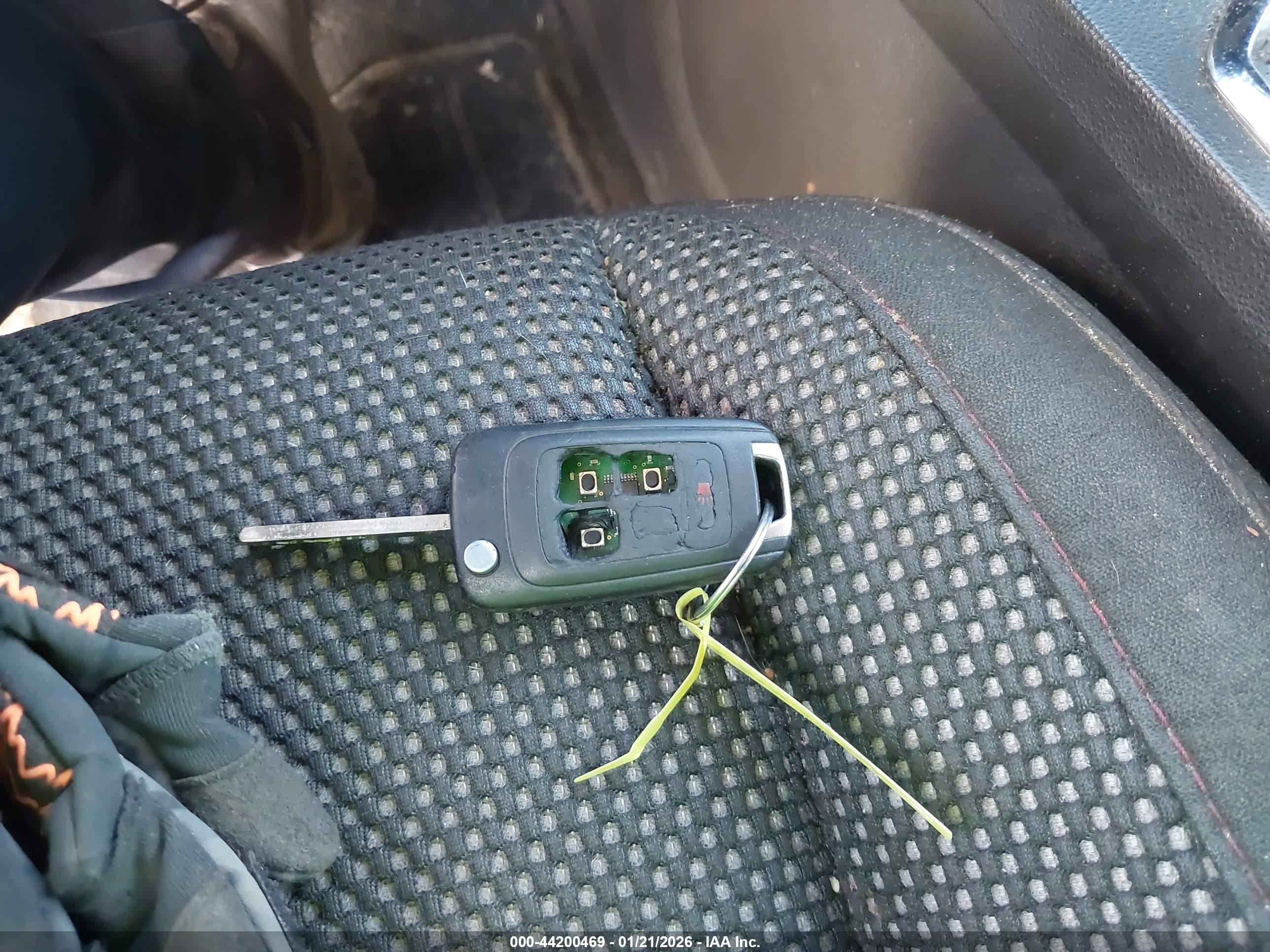 CHEVROLET EQUINOX image 11