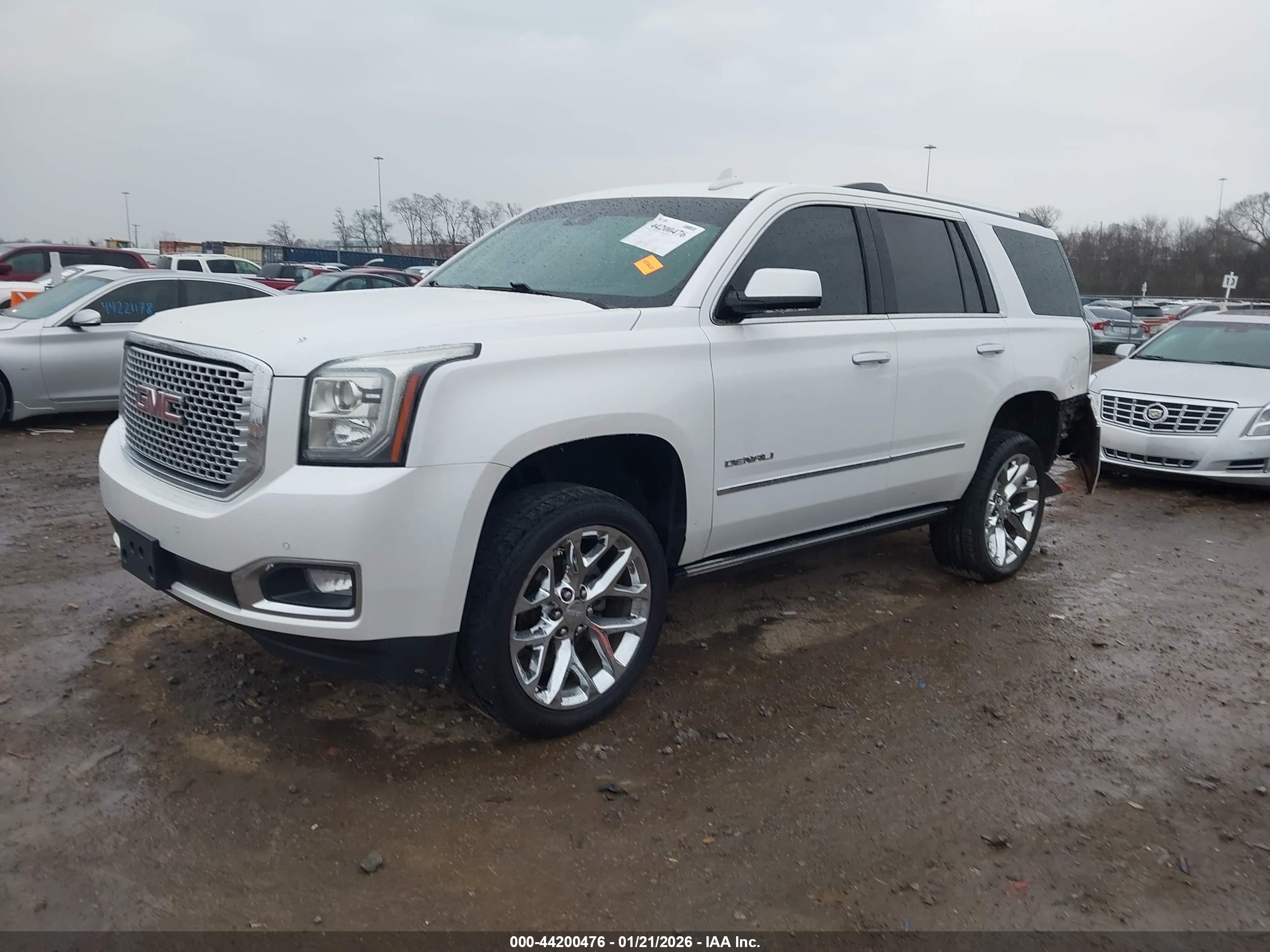 GMC YUKON image 2