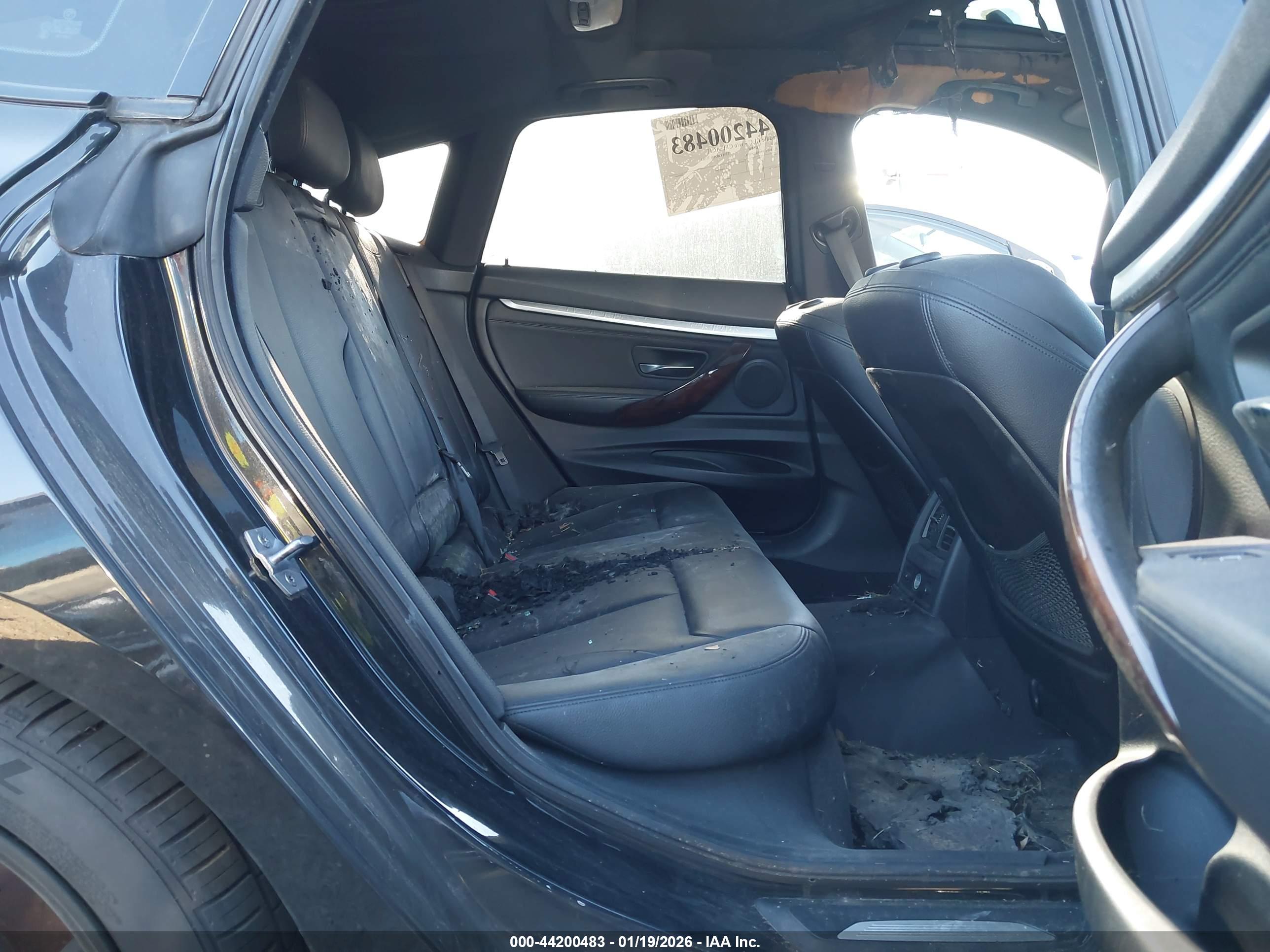 BMW 335I image 8