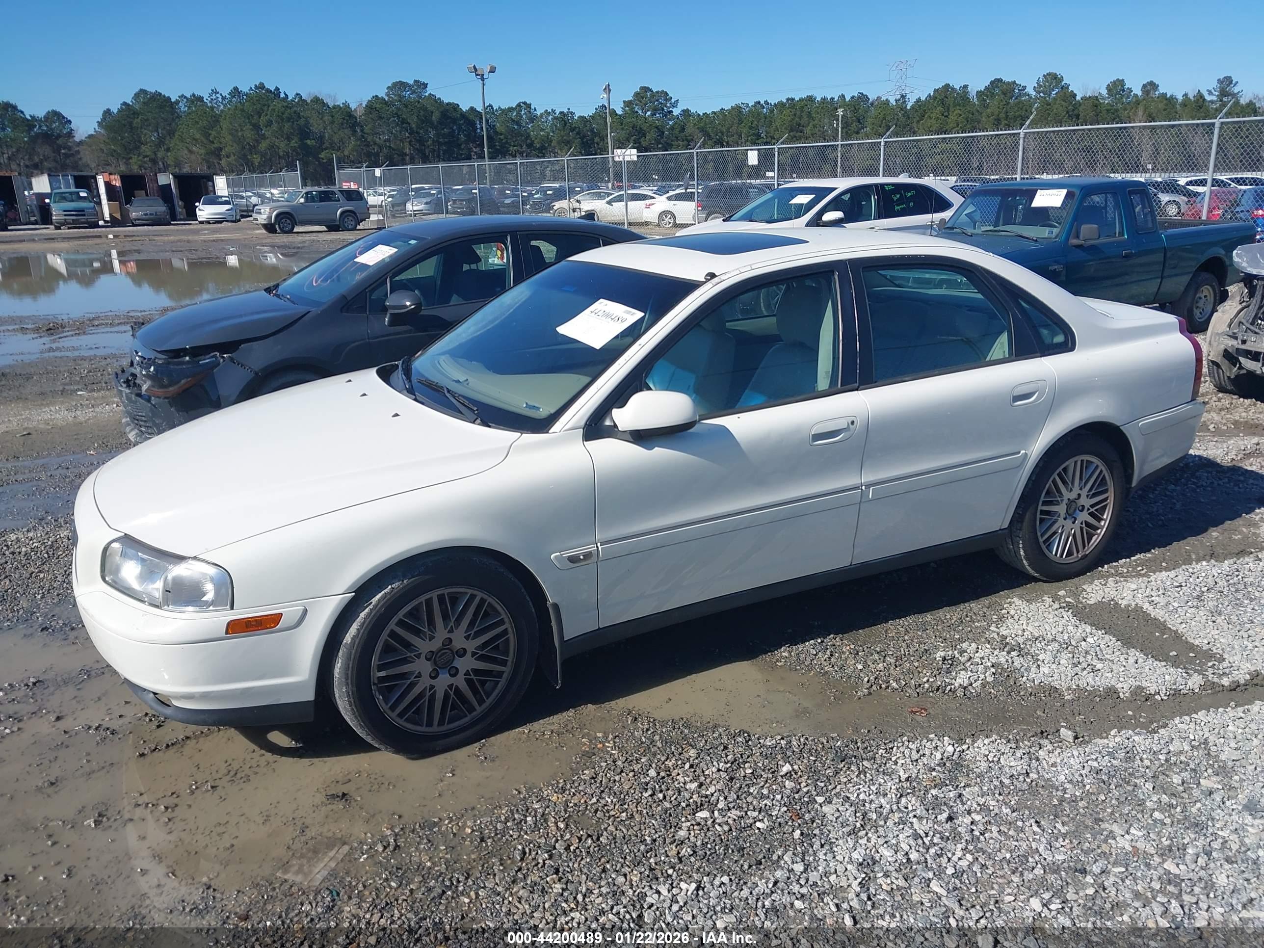 VOLVO S80 image 2