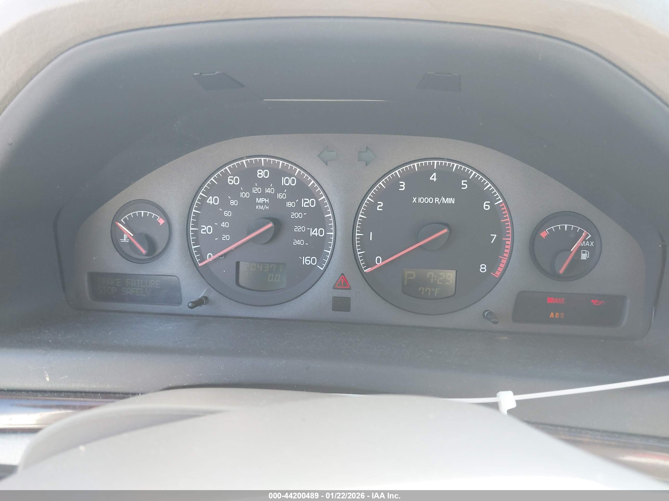 VOLVO S80 image 7