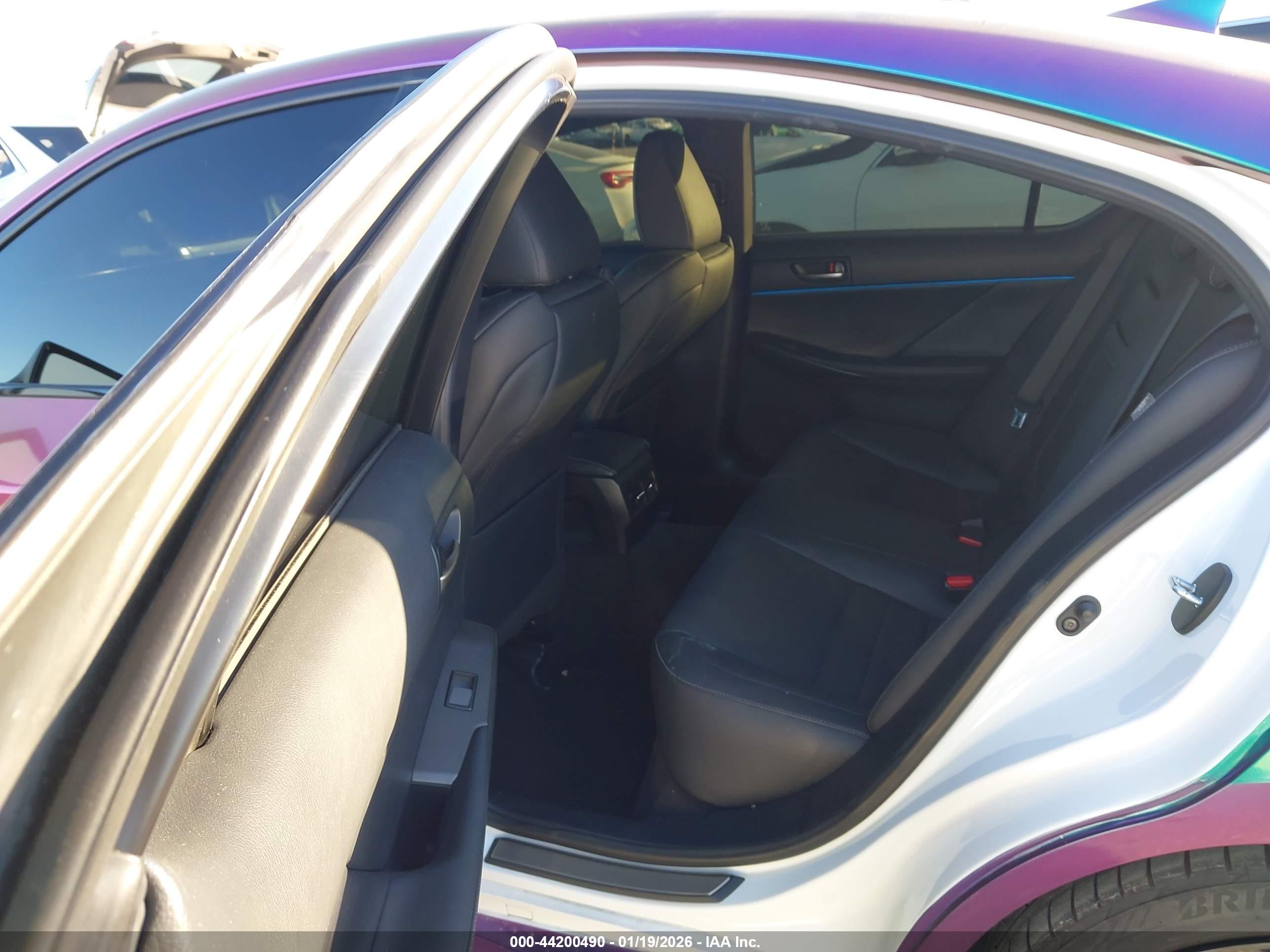 LEXUS IS image 8