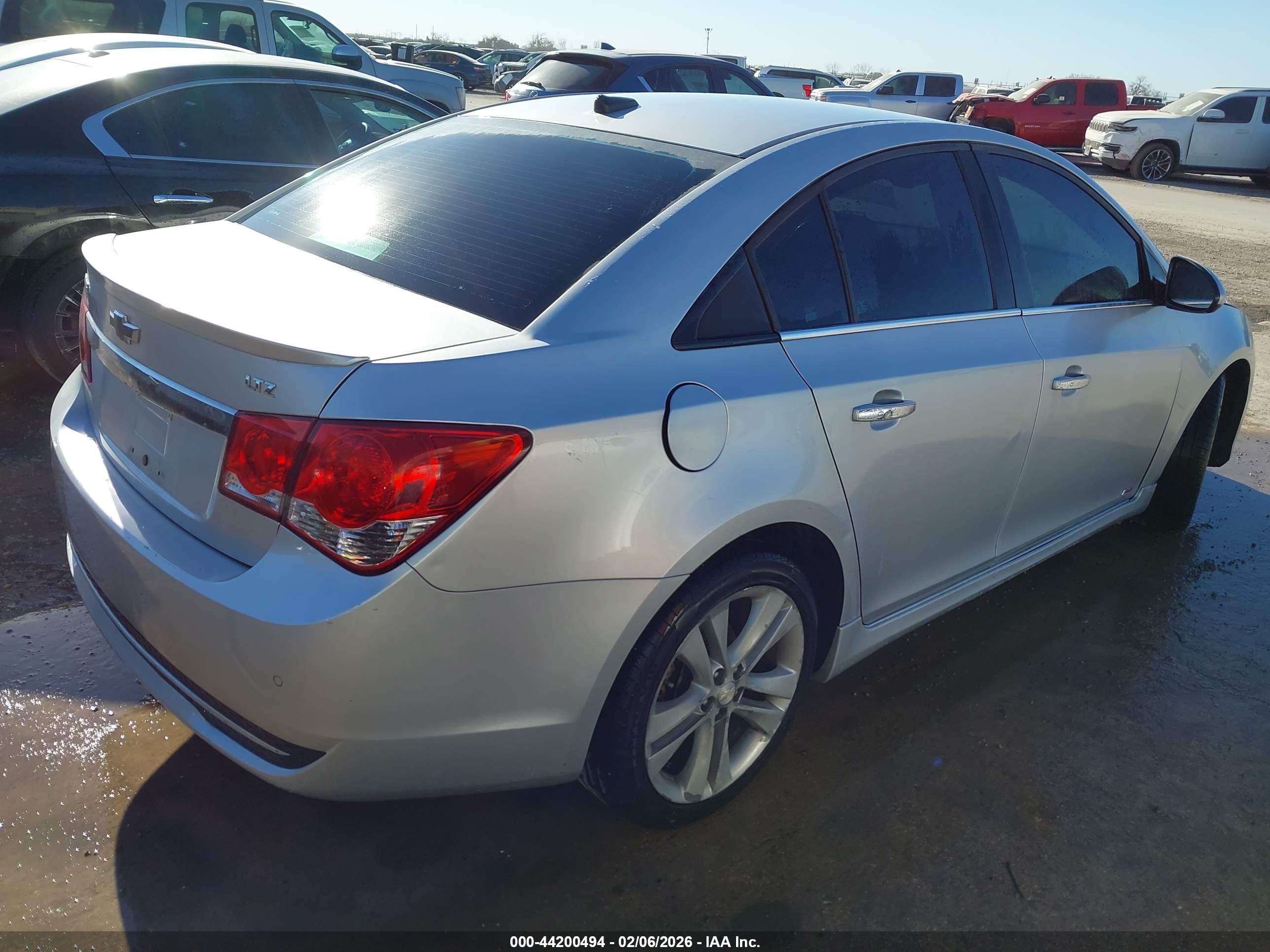 CHEVROLET CRUZE image 4