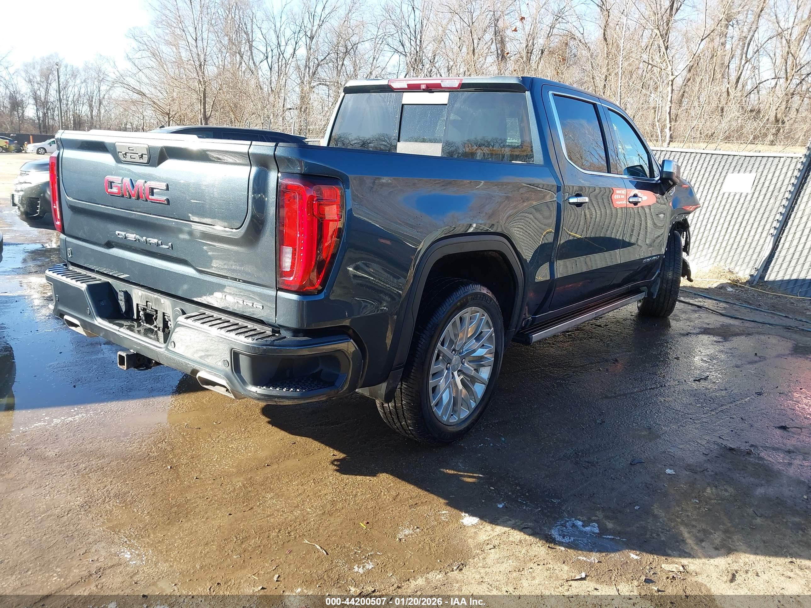 GMC SIERRA image 4