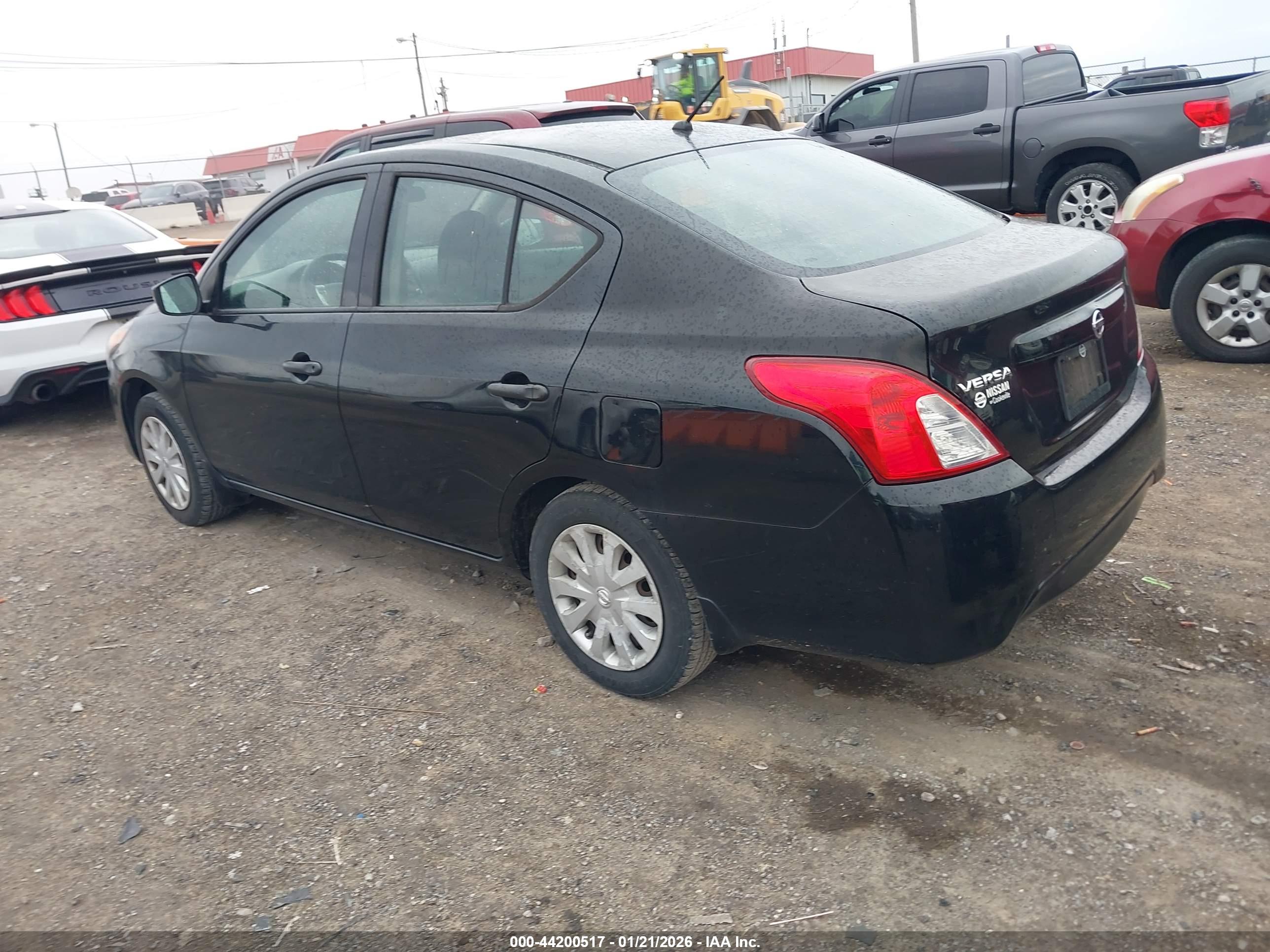 NISSAN VERSA image 3
