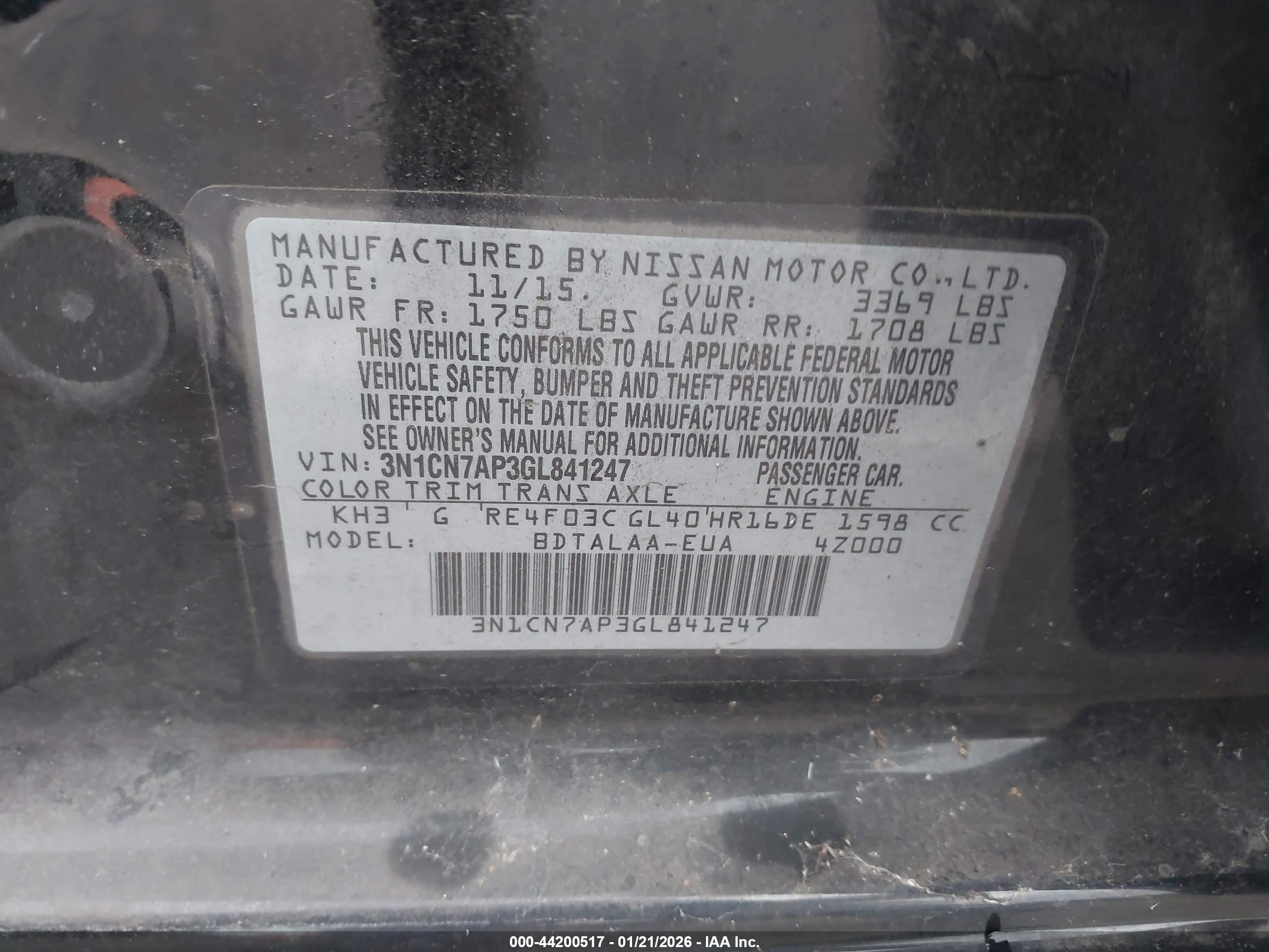 NISSAN VERSA image 9