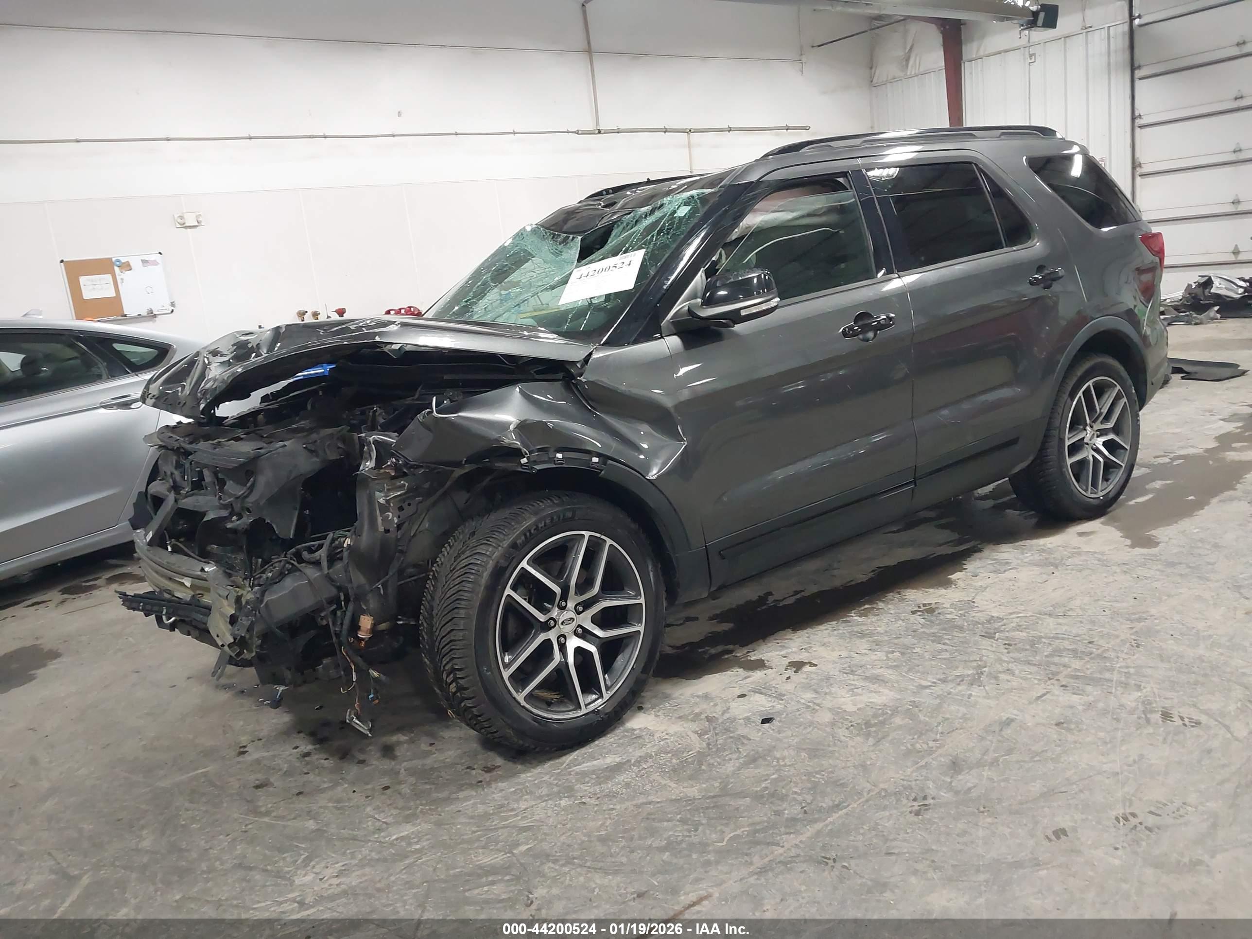 FORD EXPLORER image 2