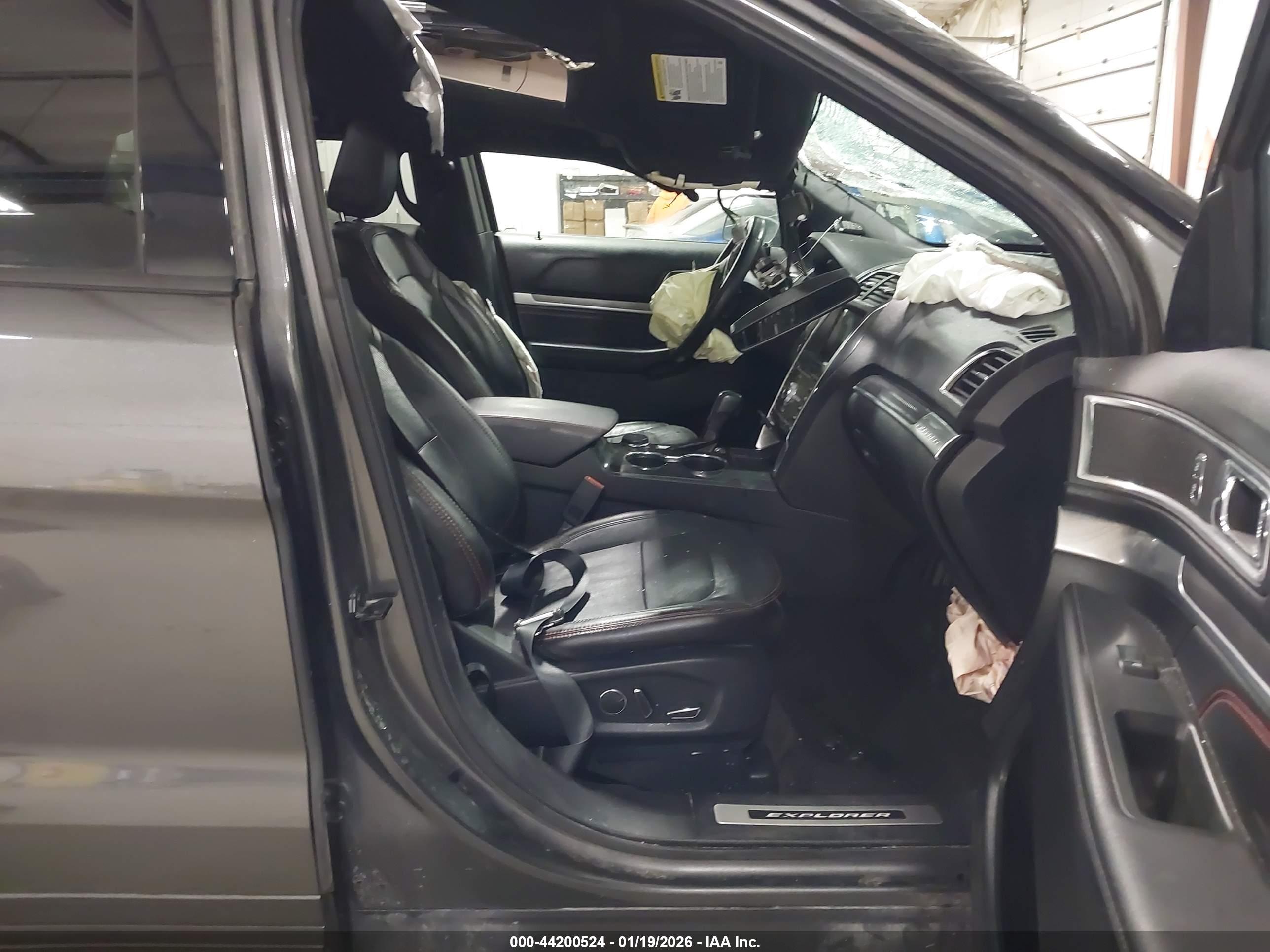 FORD EXPLORER image 5
