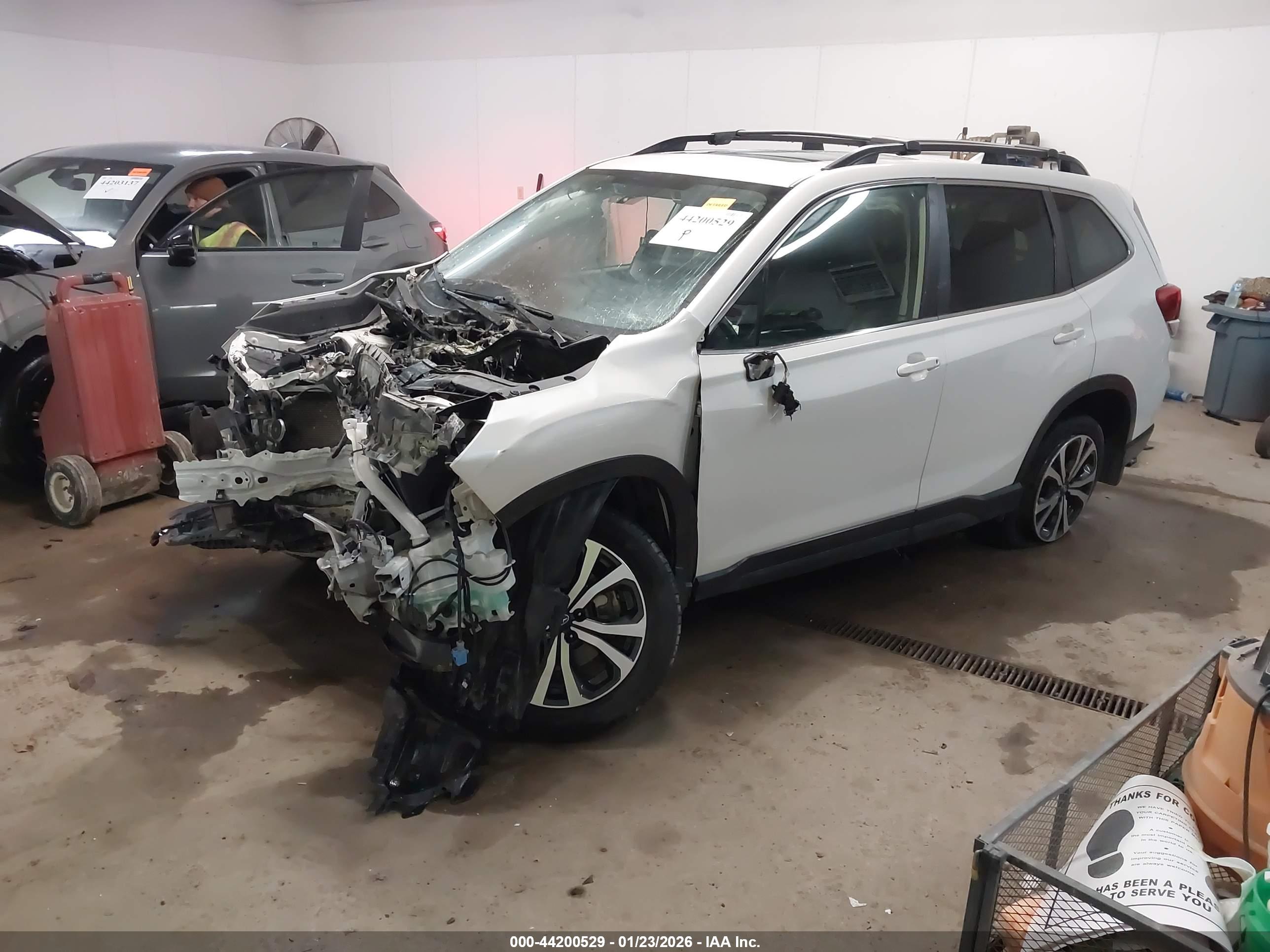 SUBARU FORESTER image 2
