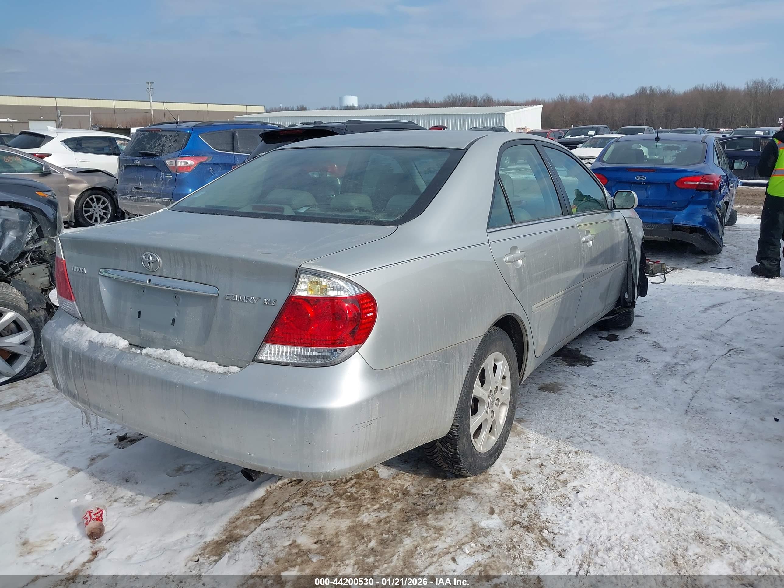 TOYOTA CAMRY image 4