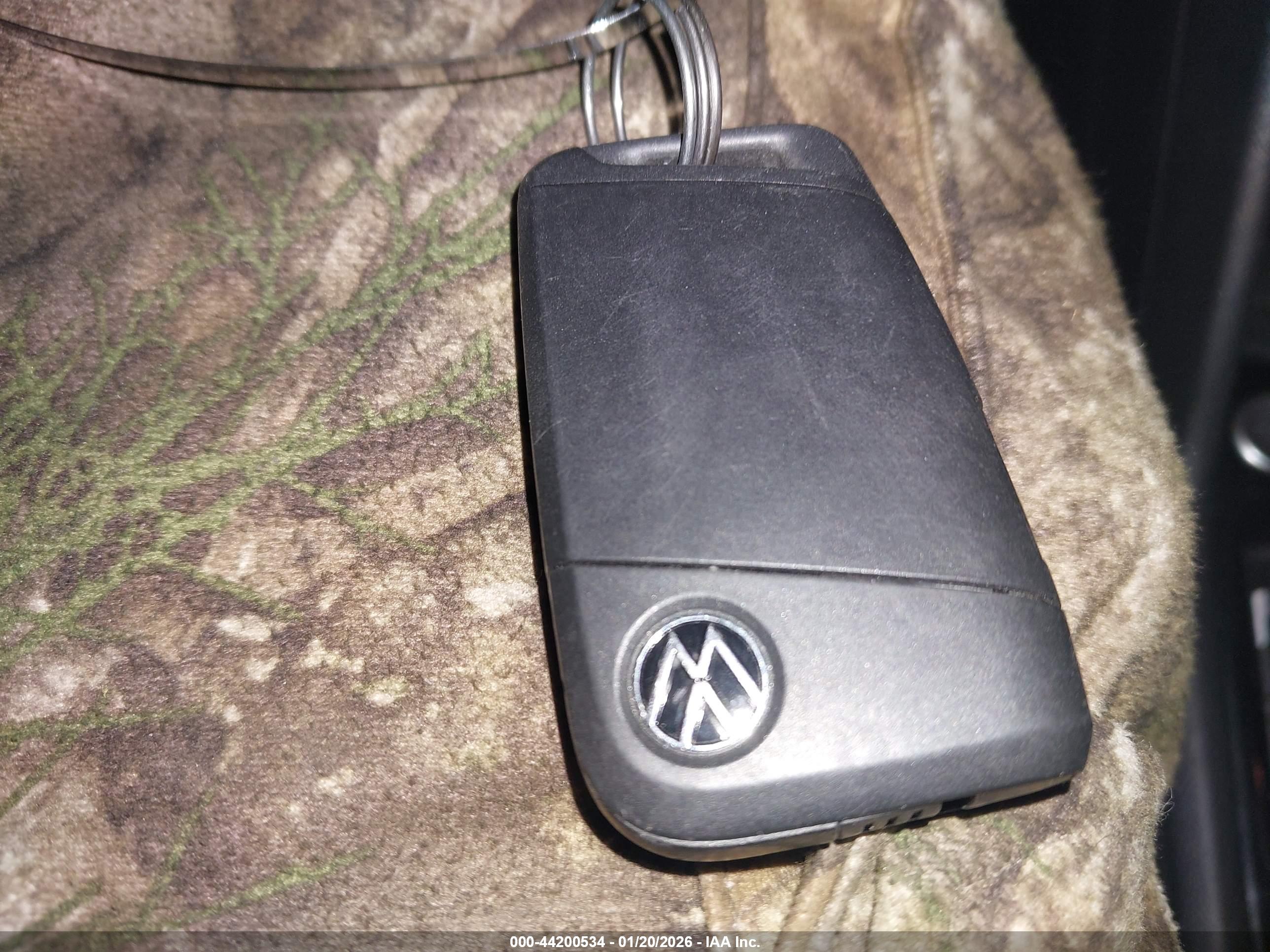VOLKSWAGEN TAOS image 11
