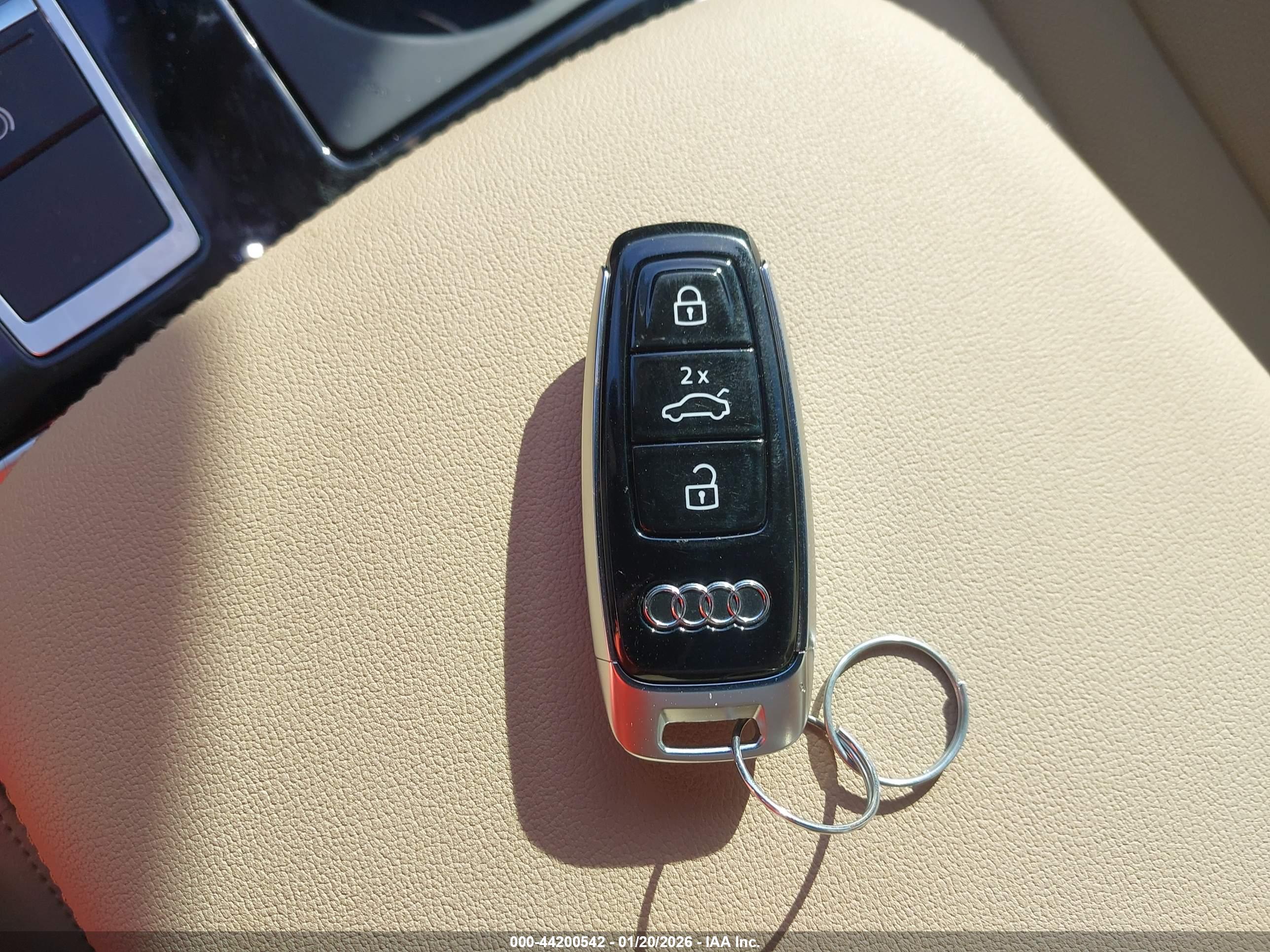AUDI Q7 image 11