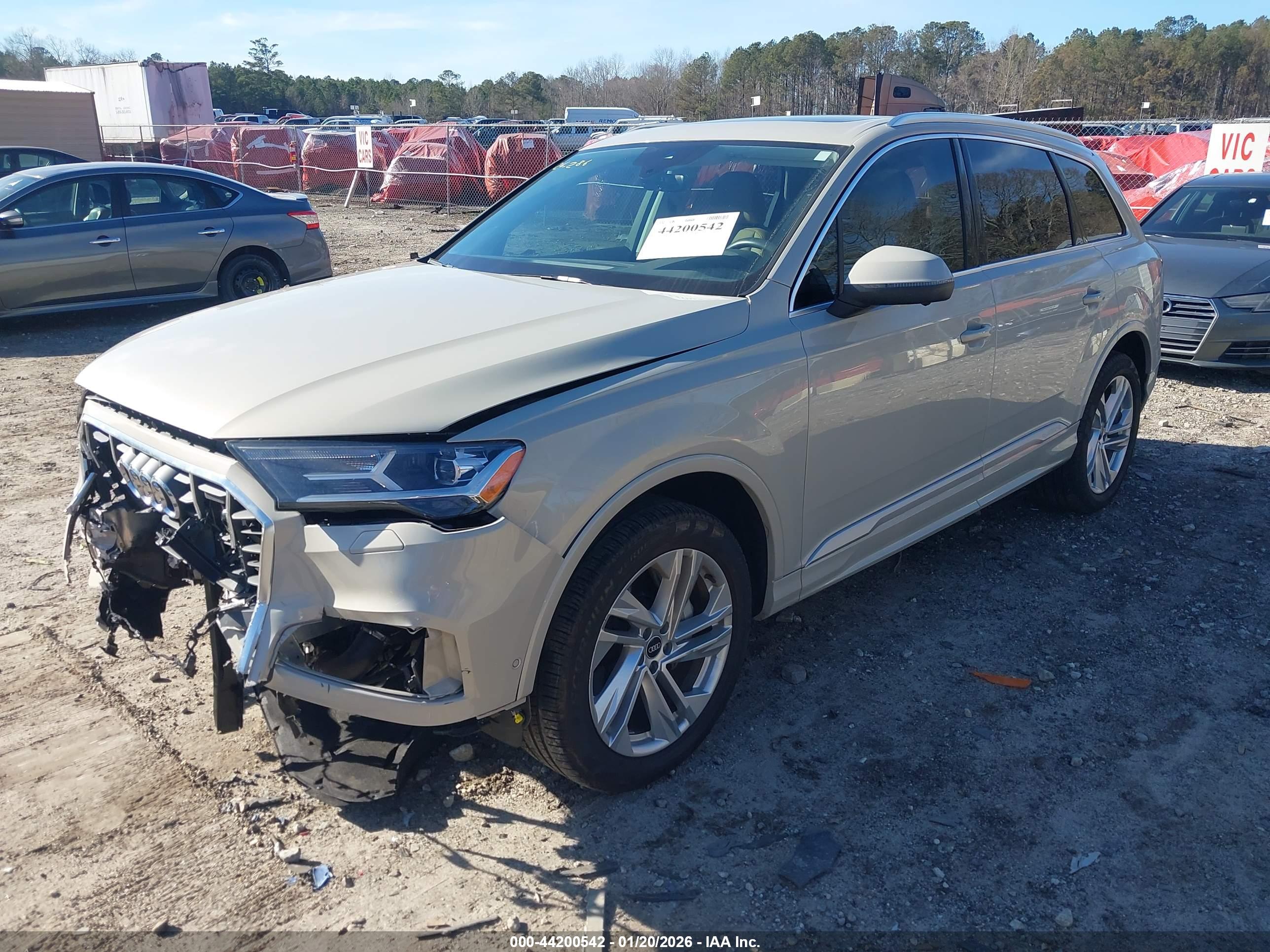 AUDI Q7 image 2