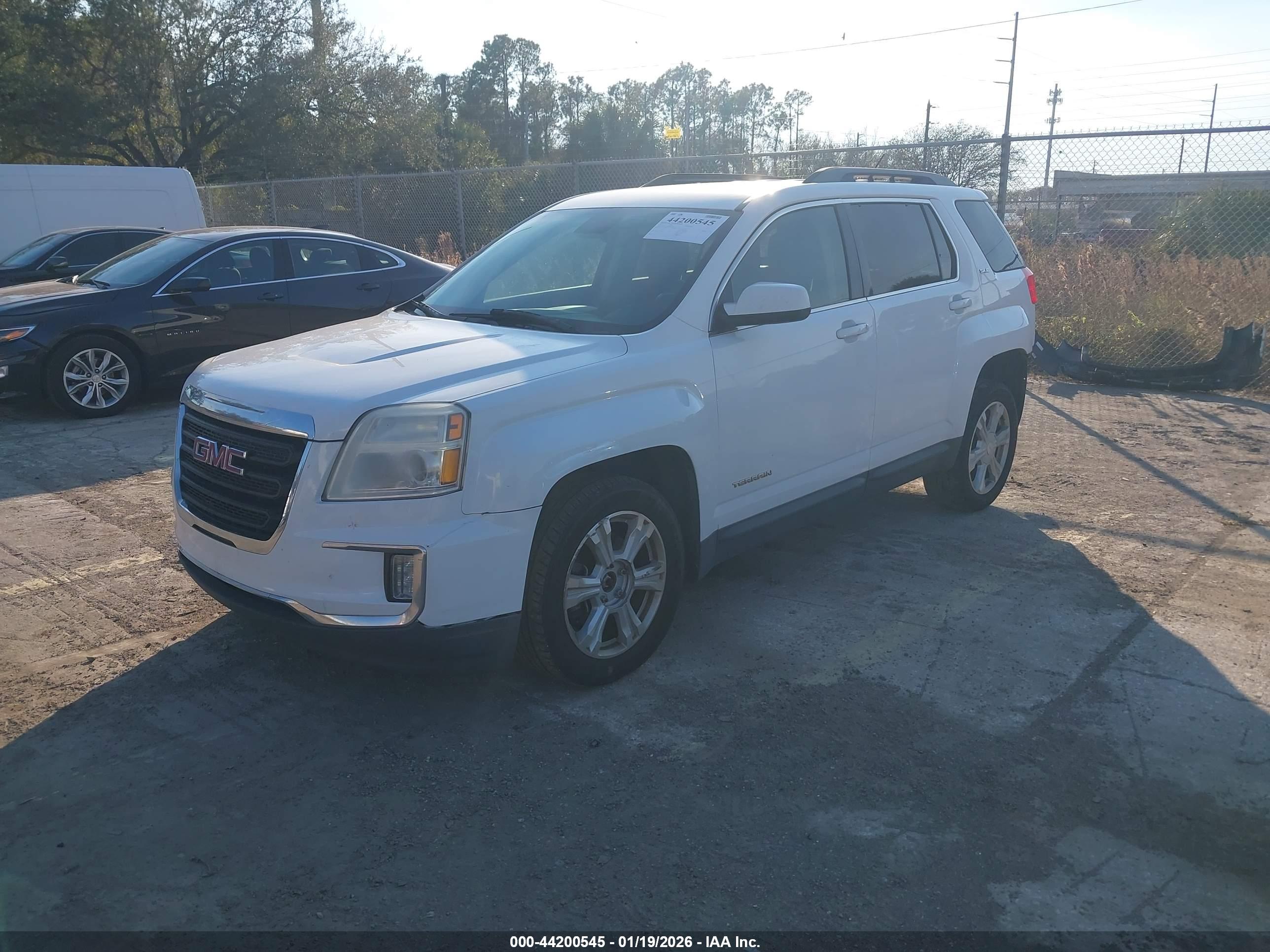 GMC TERRAIN image 2