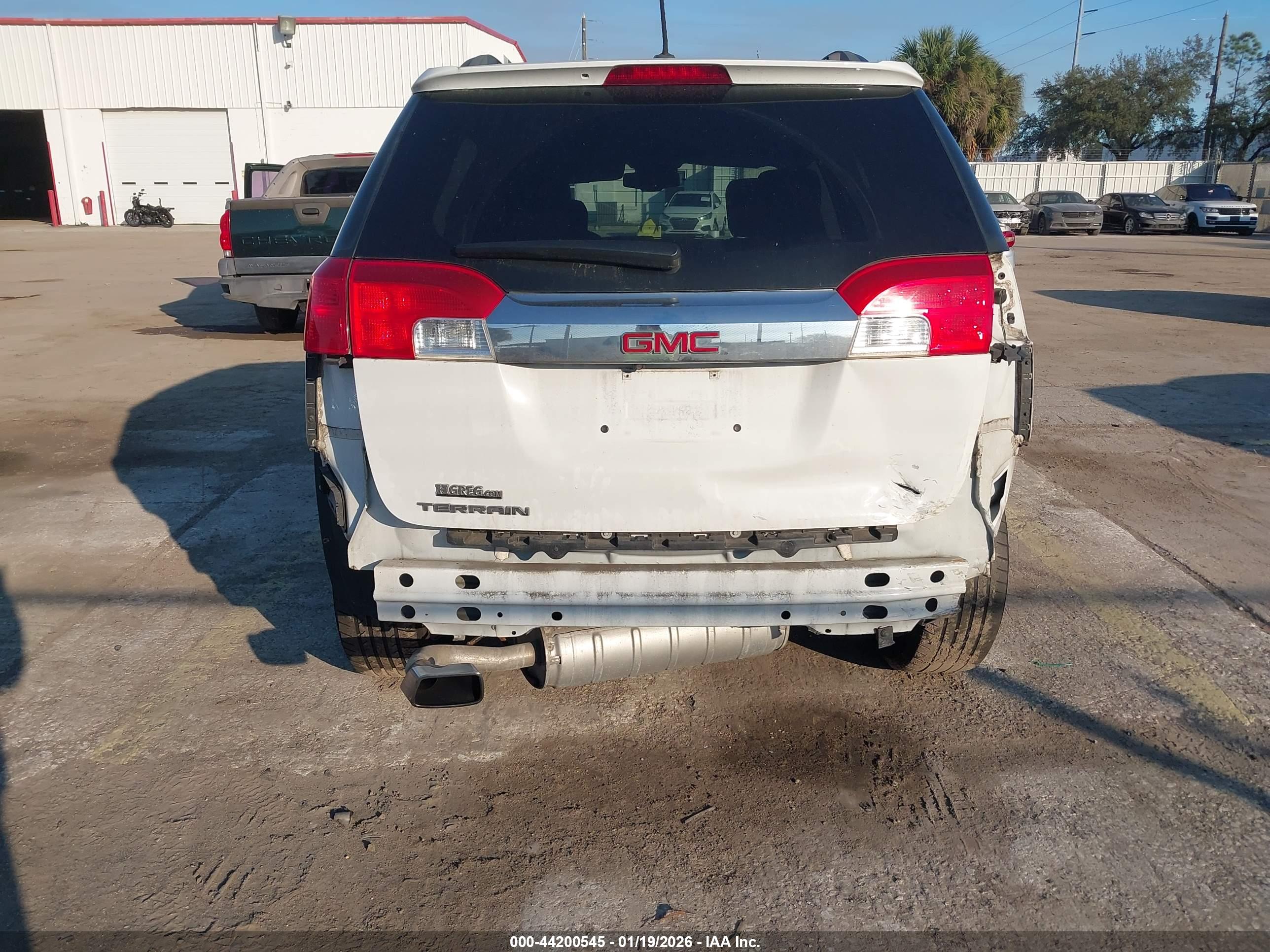 GMC TERRAIN image 6