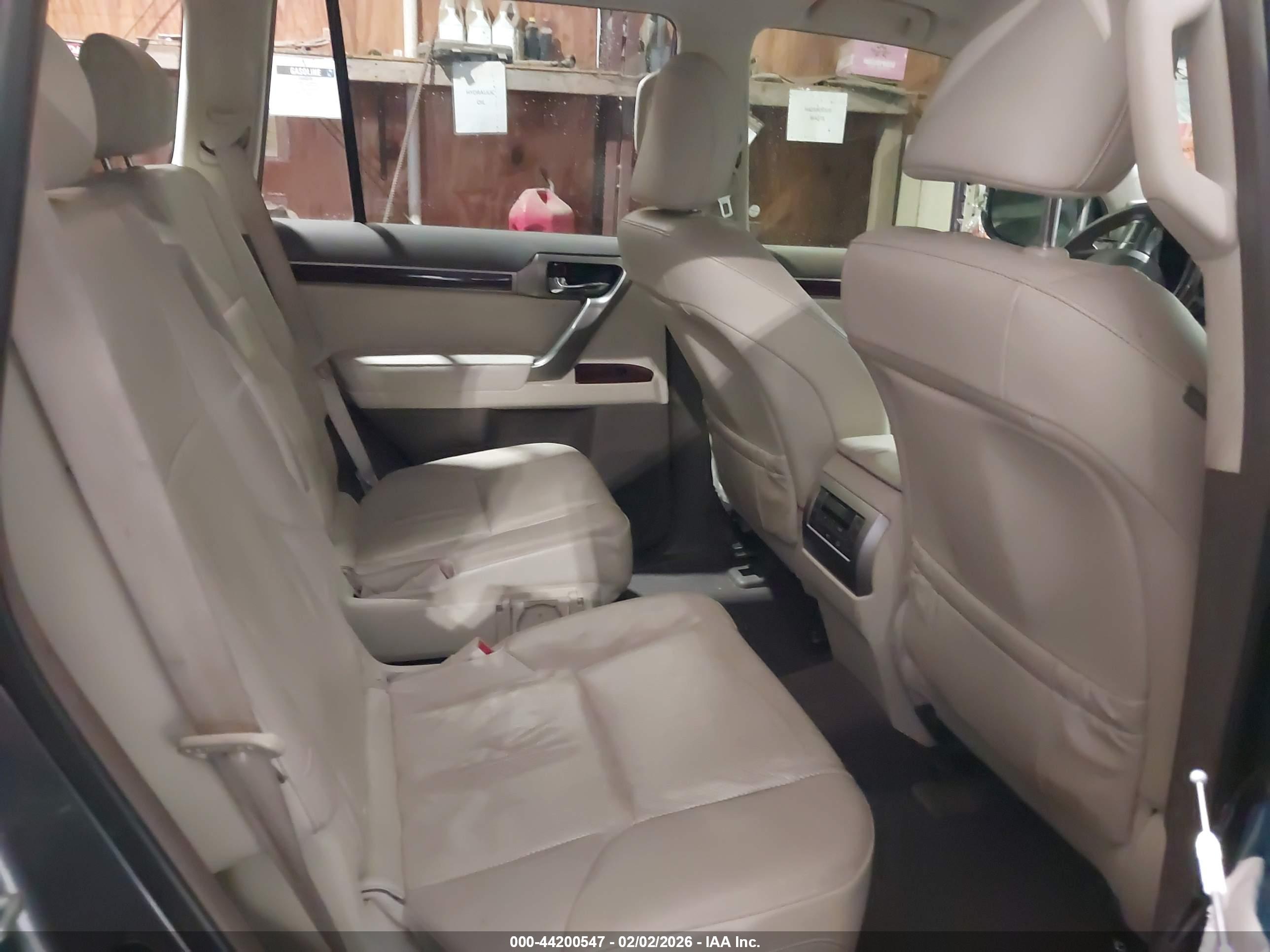 LEXUS GX image 8
