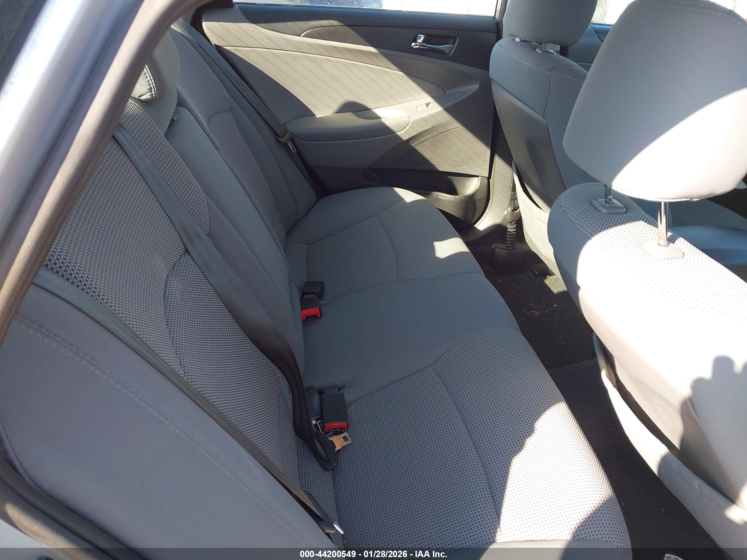 HYUNDAI SONATA image 8