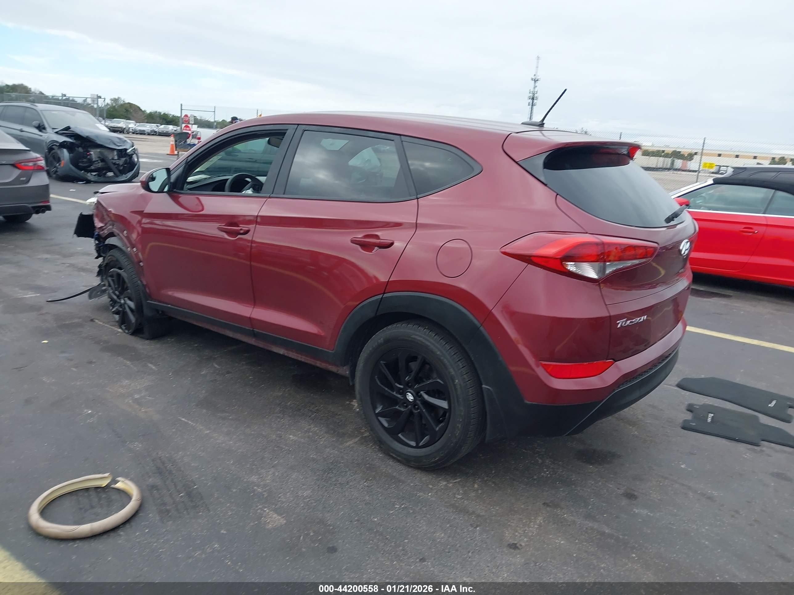 HYUNDAI TUCSON image 3