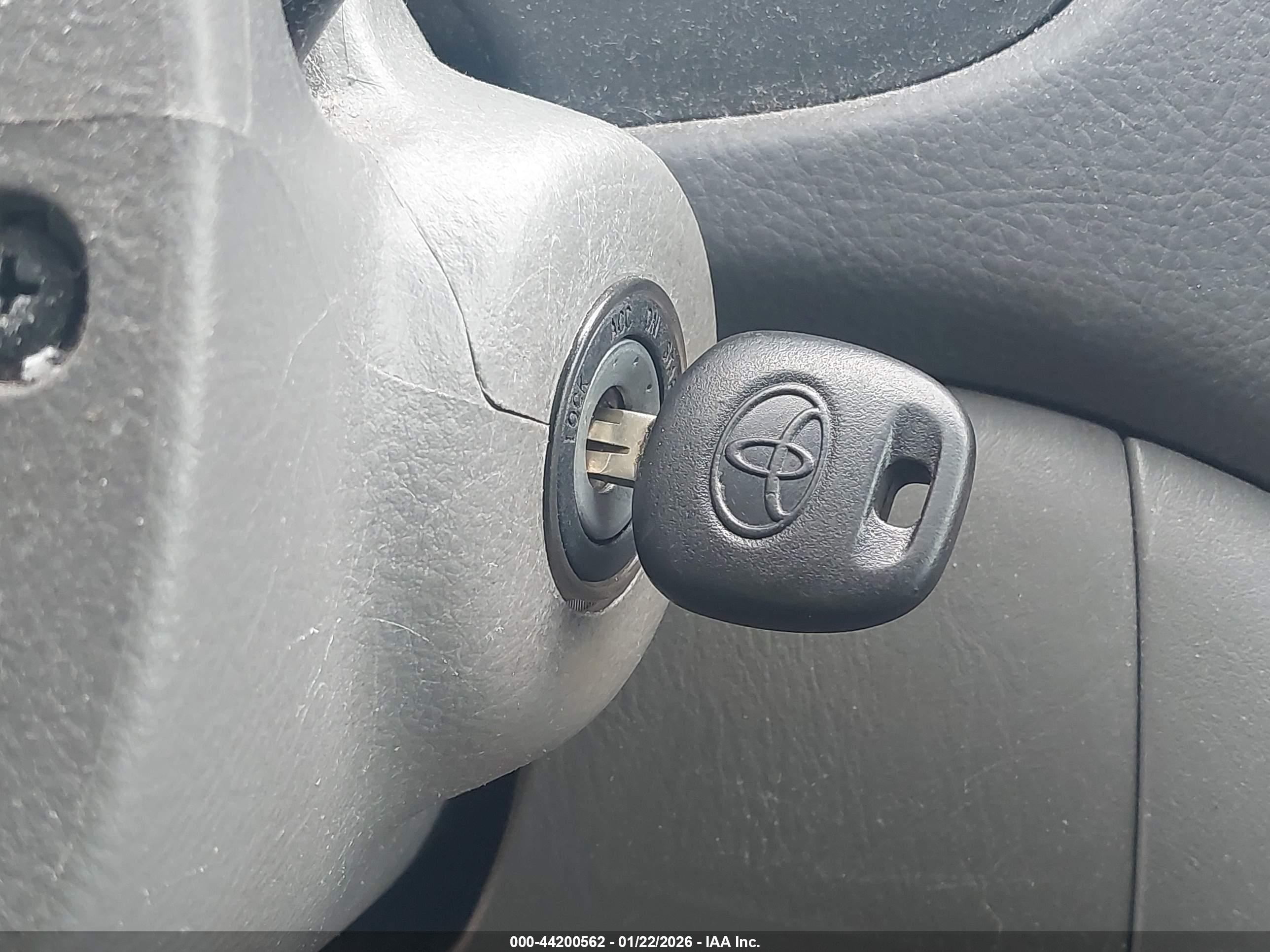 TOYOTA SIENNA image 11