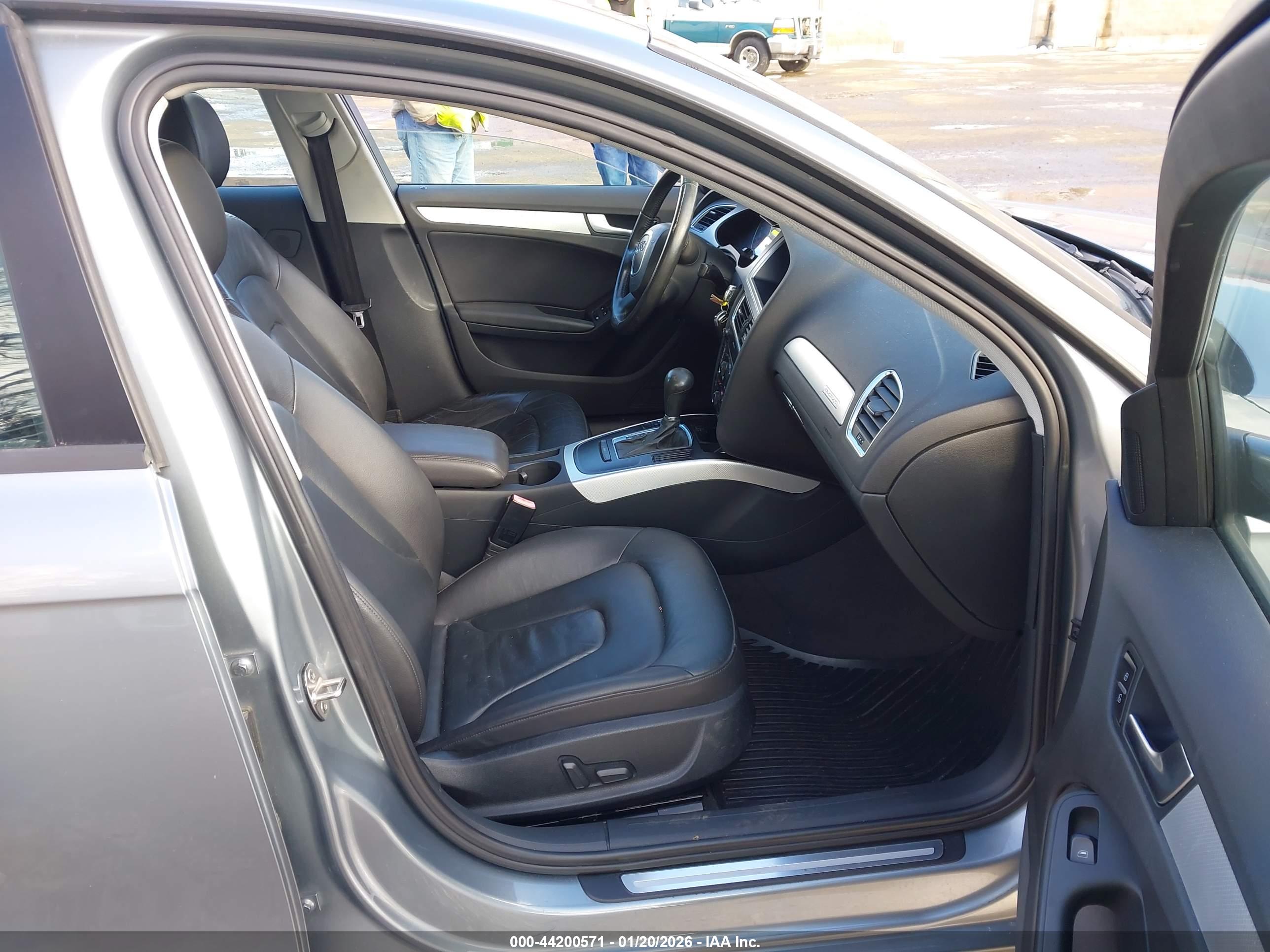 AUDI A4 image 5